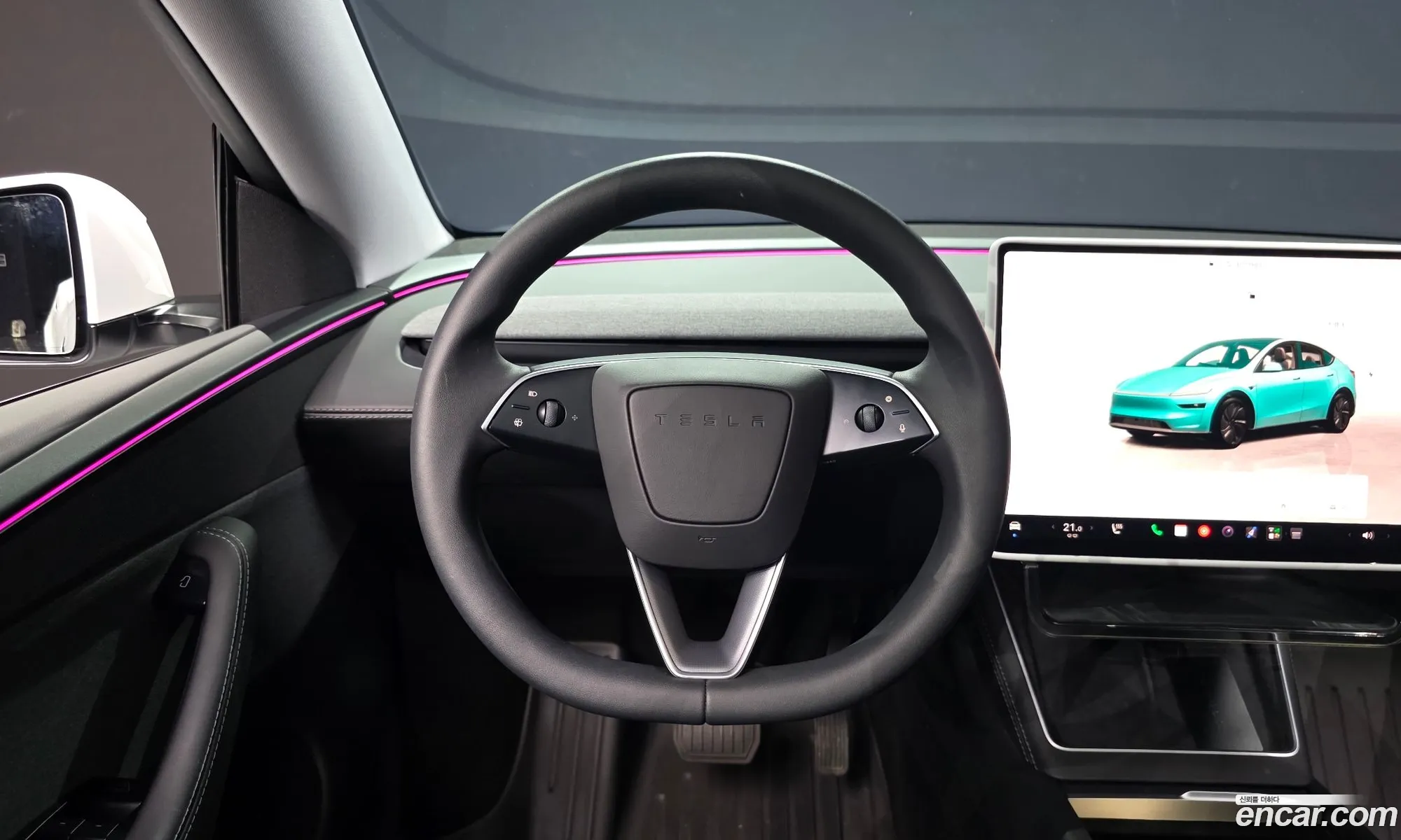 Tesla Model Y 2025 LRWYGCFJSSC045255 — 4