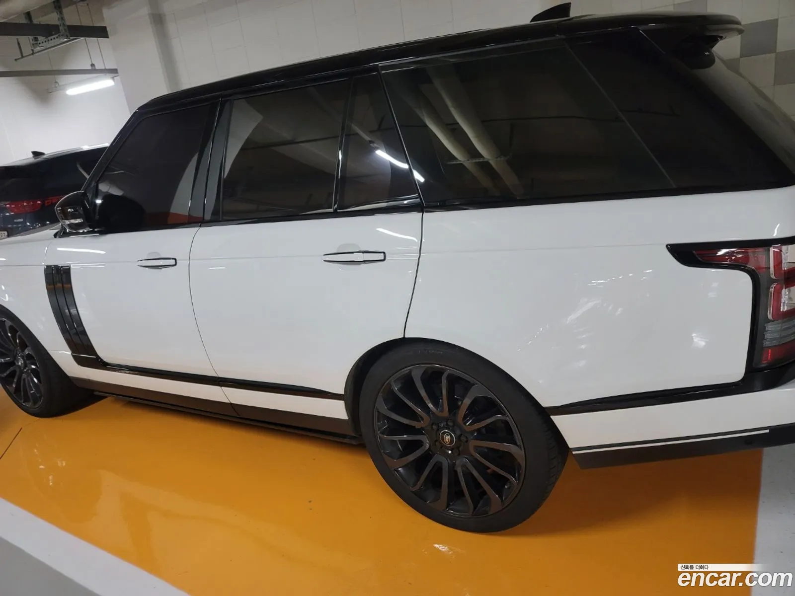 Land Rover Range Rover 2017 — 12