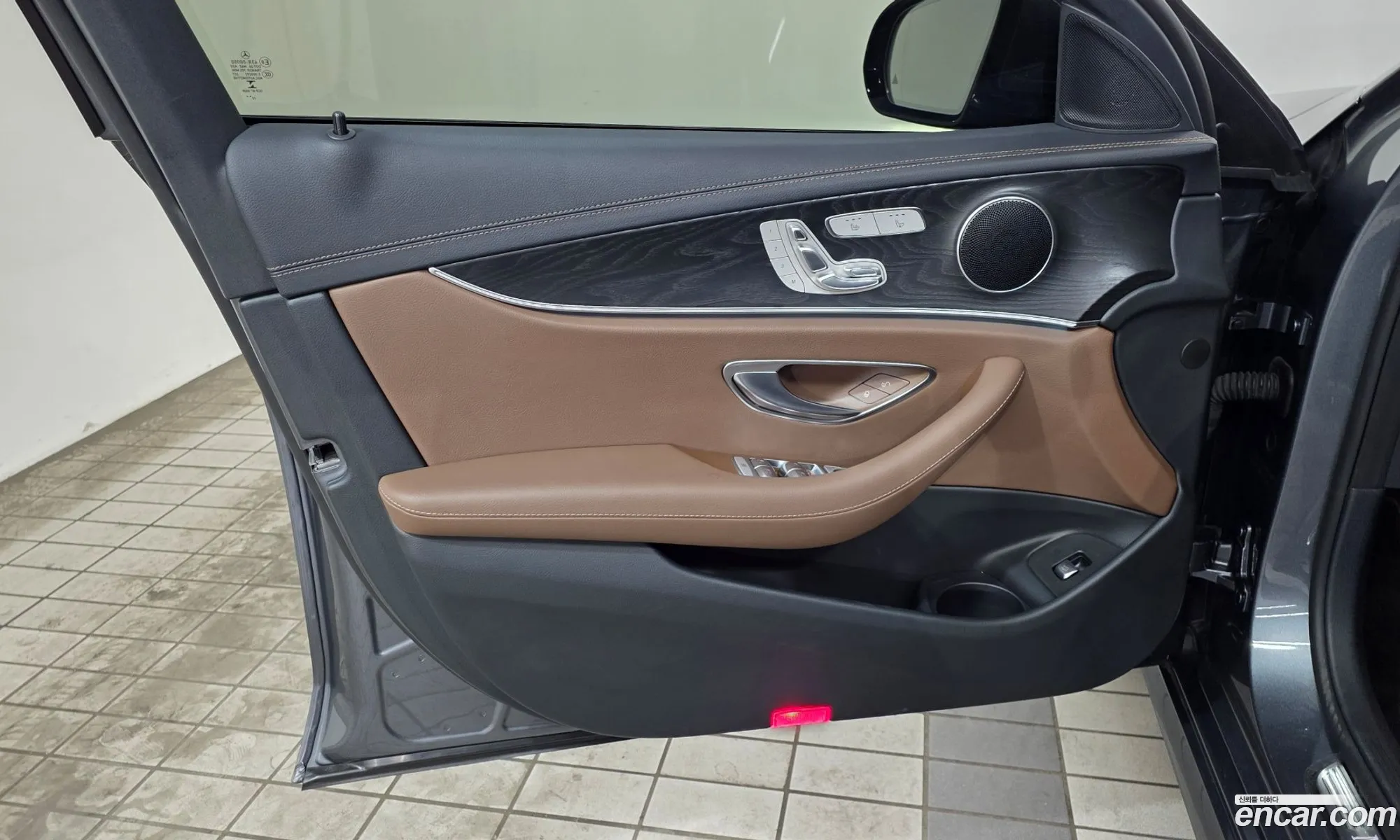 Mercedes-Benz E-Class W213 2023 — 6