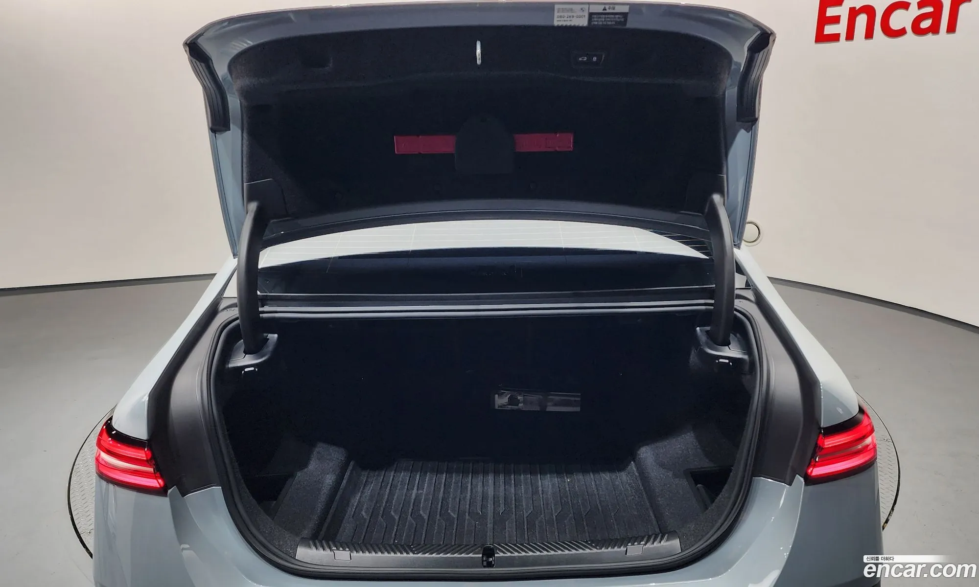 BMW 5 Series 2025 WBA51FJ07SCV32929 — 11