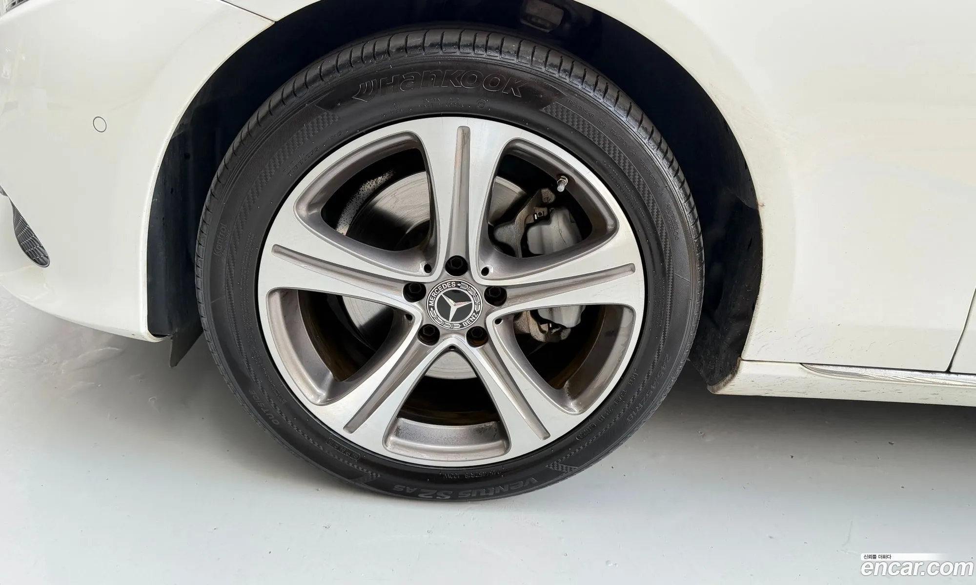 Mercedes-Benz E-Class W213 2019 — 12