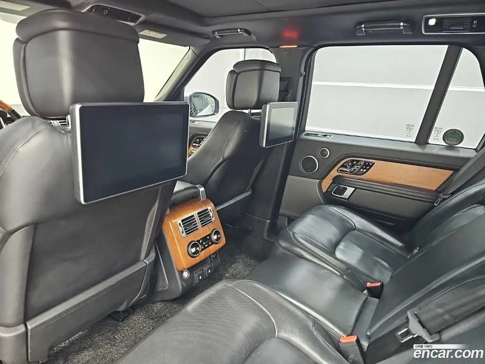 Land Rover Range Rover 2018 — 11