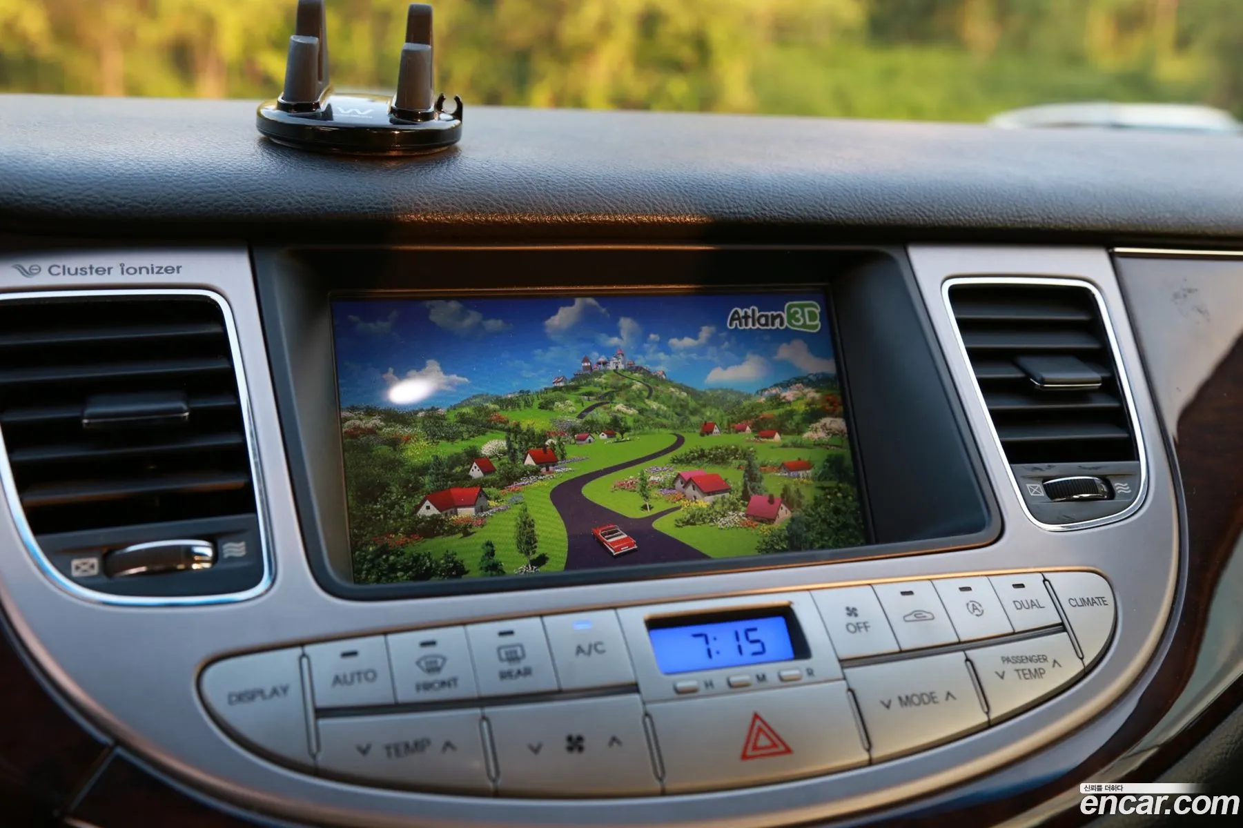 Hyundai Genesis 2010 — 15