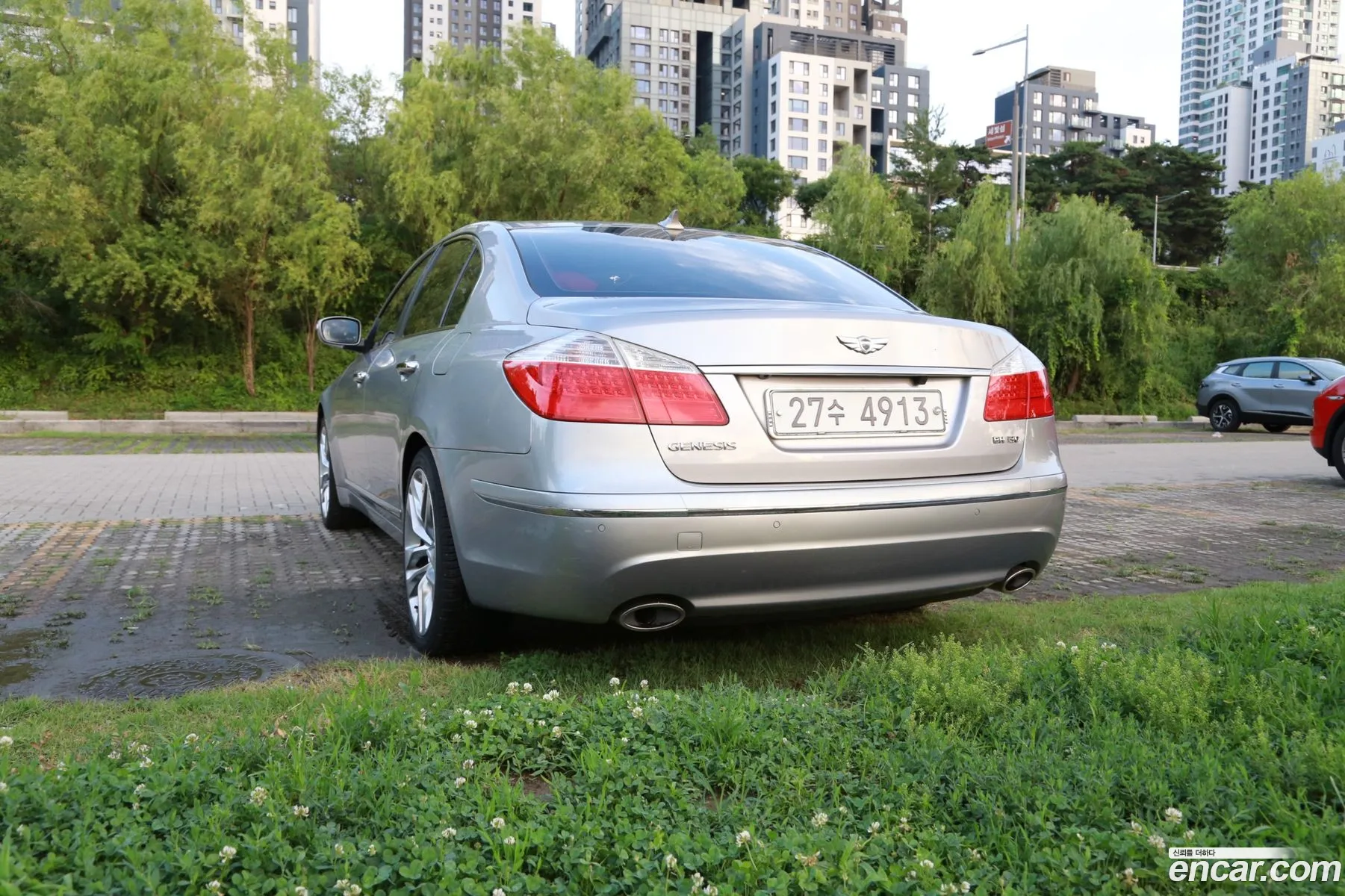 Hyundai Genesis 2010 — 10
