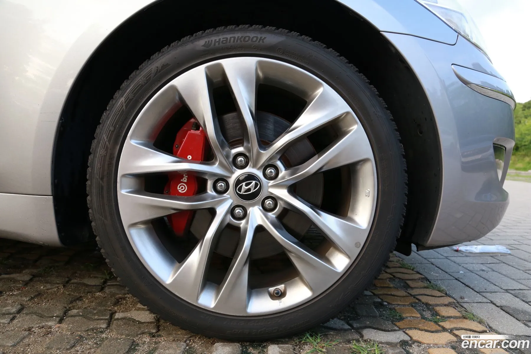 Hyundai Genesis 2010 — 17