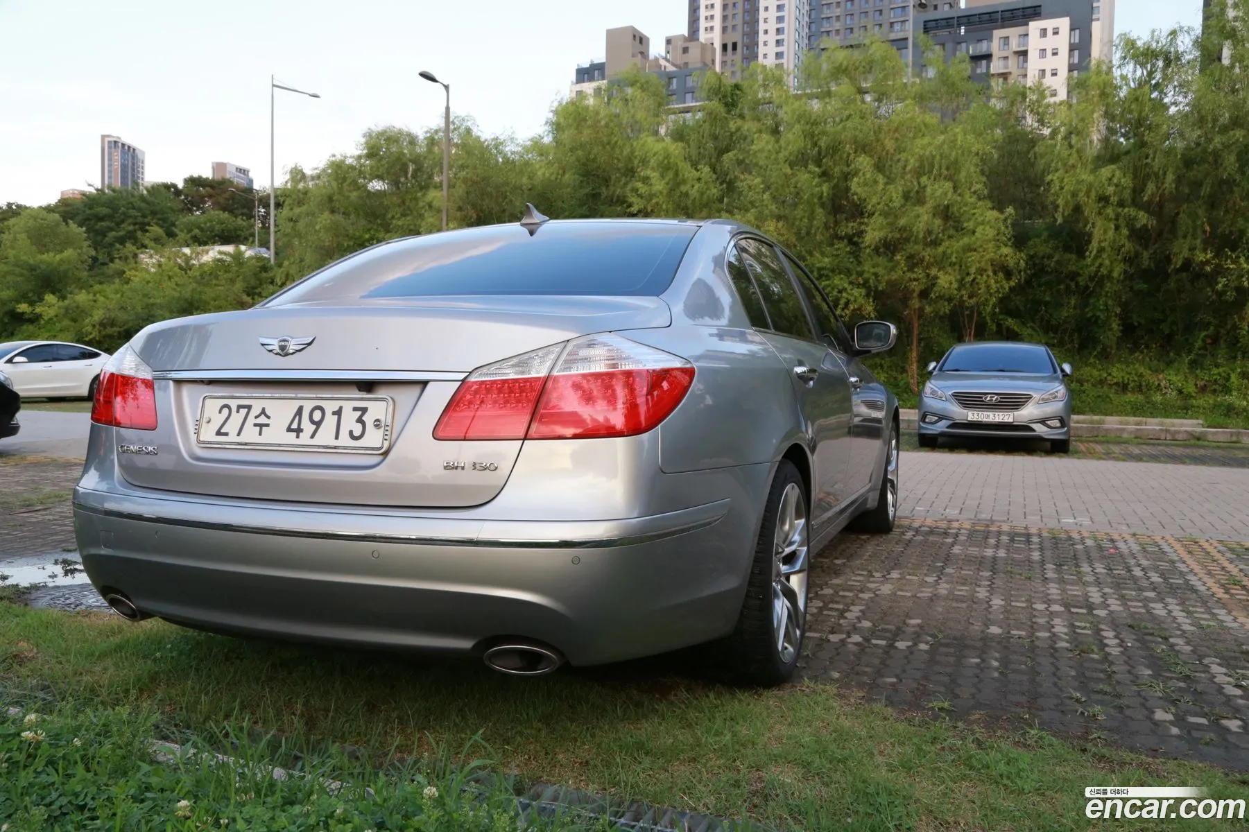 Hyundai Genesis 2010 — 4