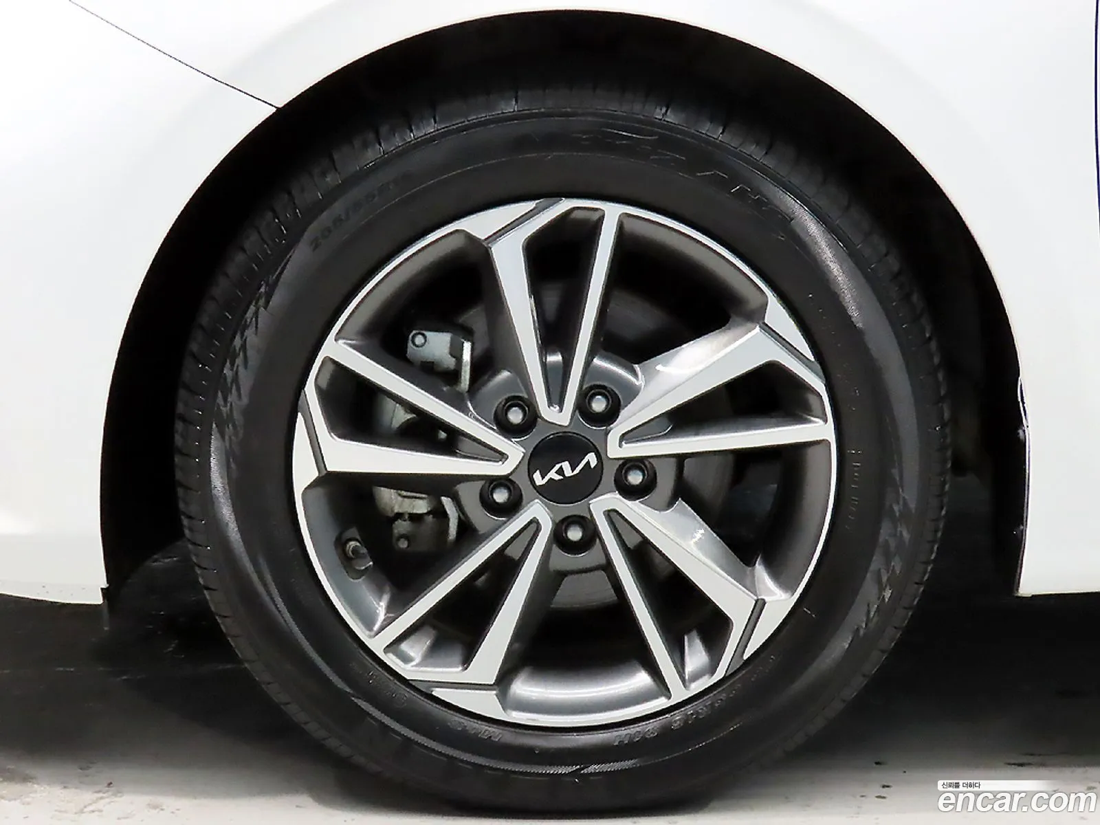 Kia K3 2023 — 2