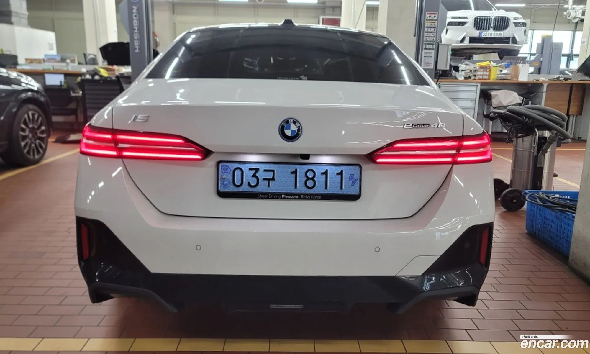 BMW i5