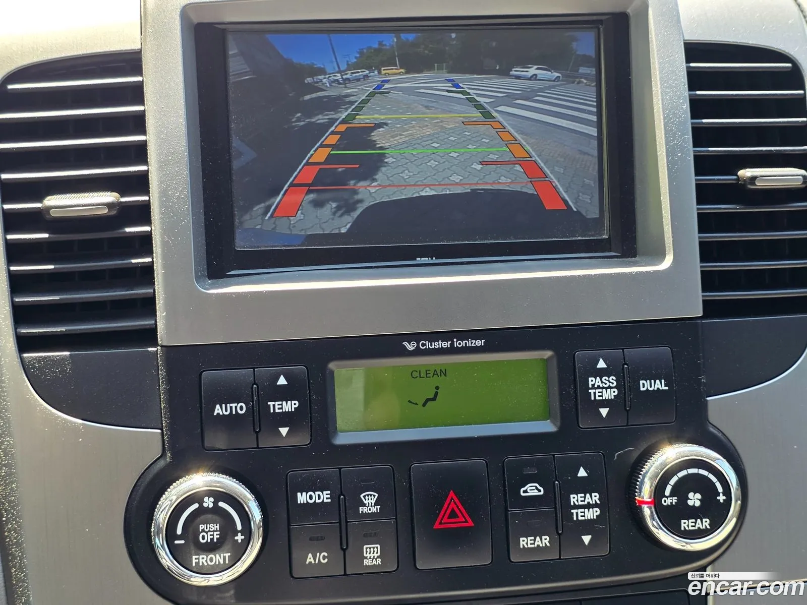 Kia Carnival R 2013 — 20