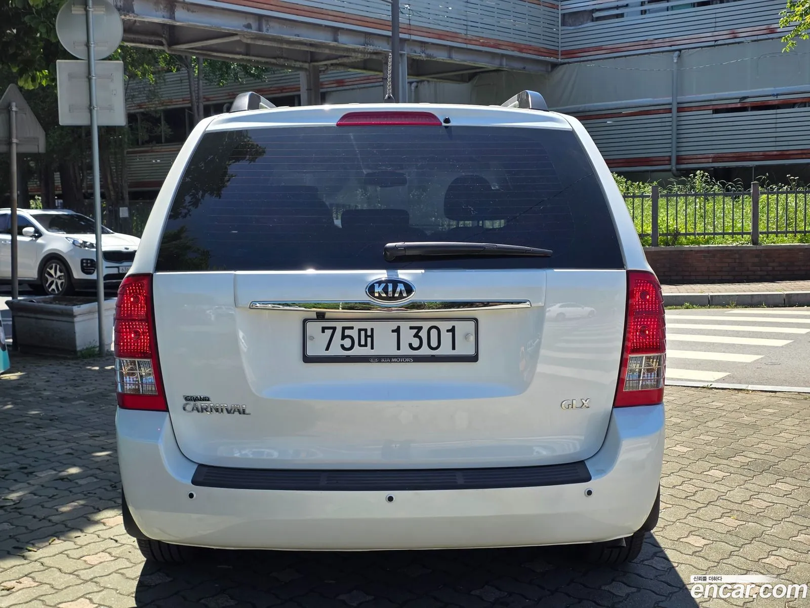 Kia Carnival R 2013 — 3