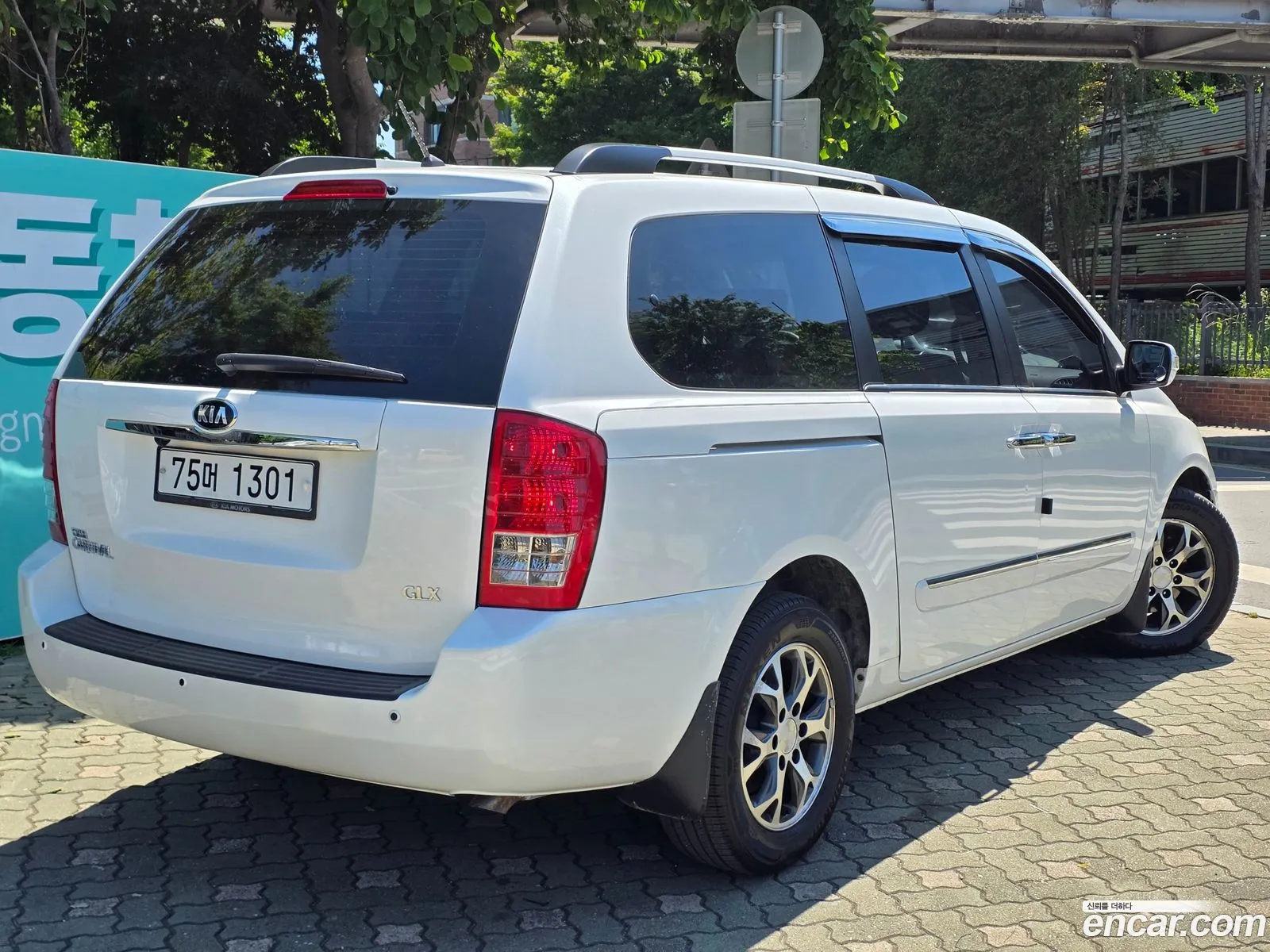 Kia Carnival R 2013 — 2