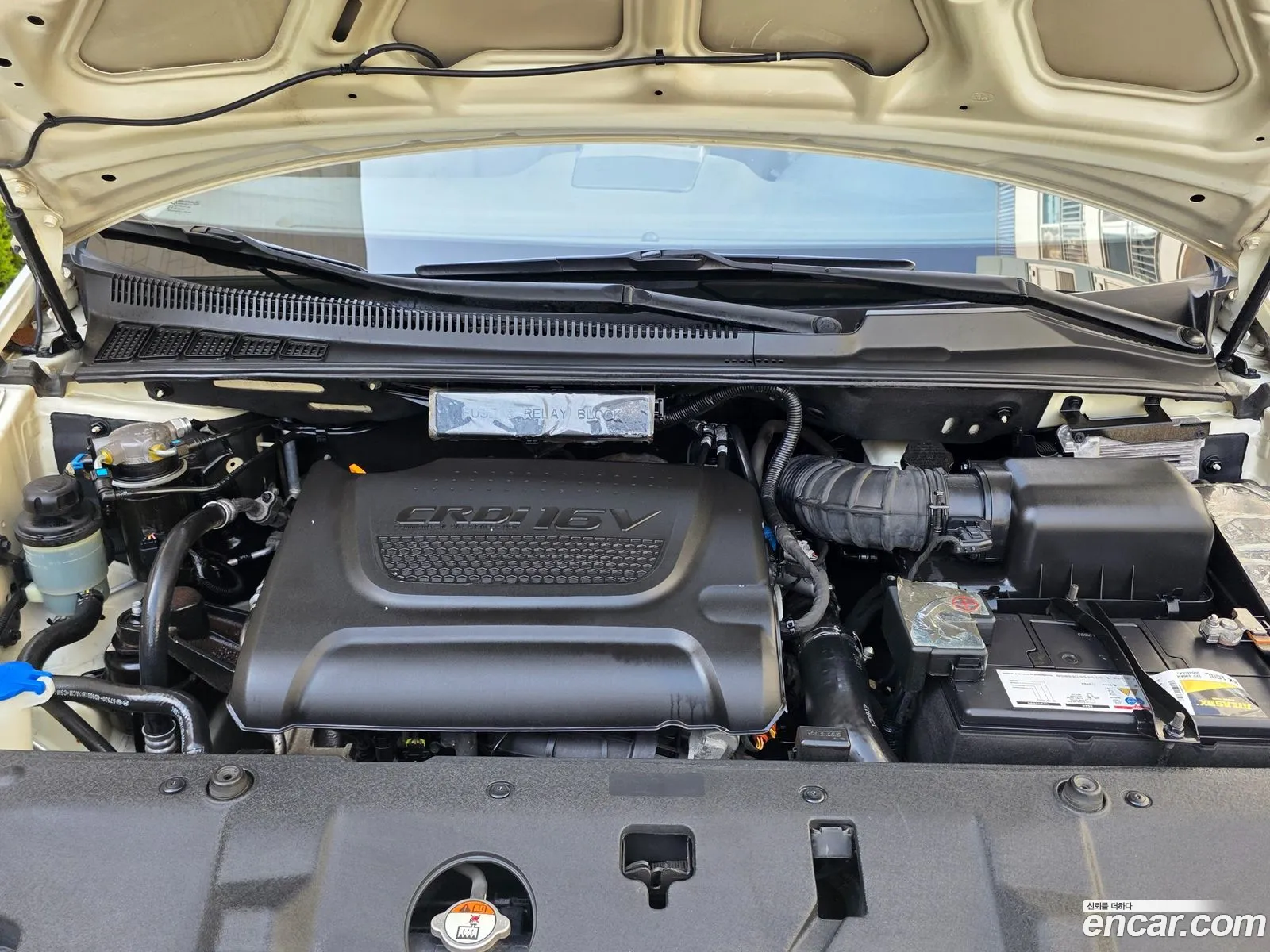 Kia Carnival R 2013 — 16