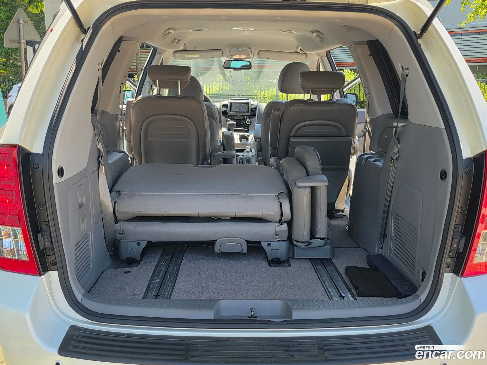 Kia Carnival R 2013 — 14