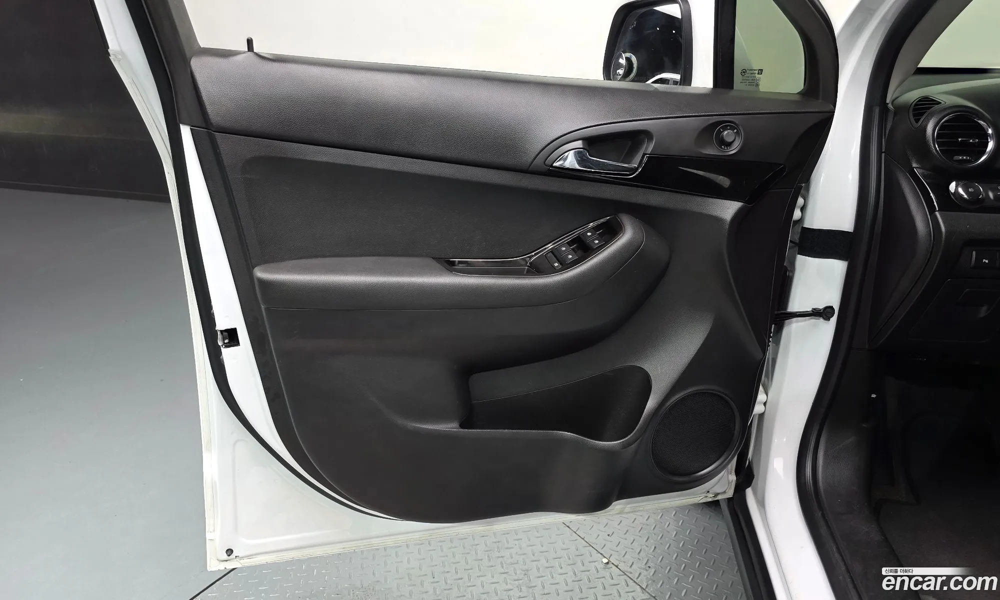 Chevrolet (GM Daewoo) Orlando 2015 — 27