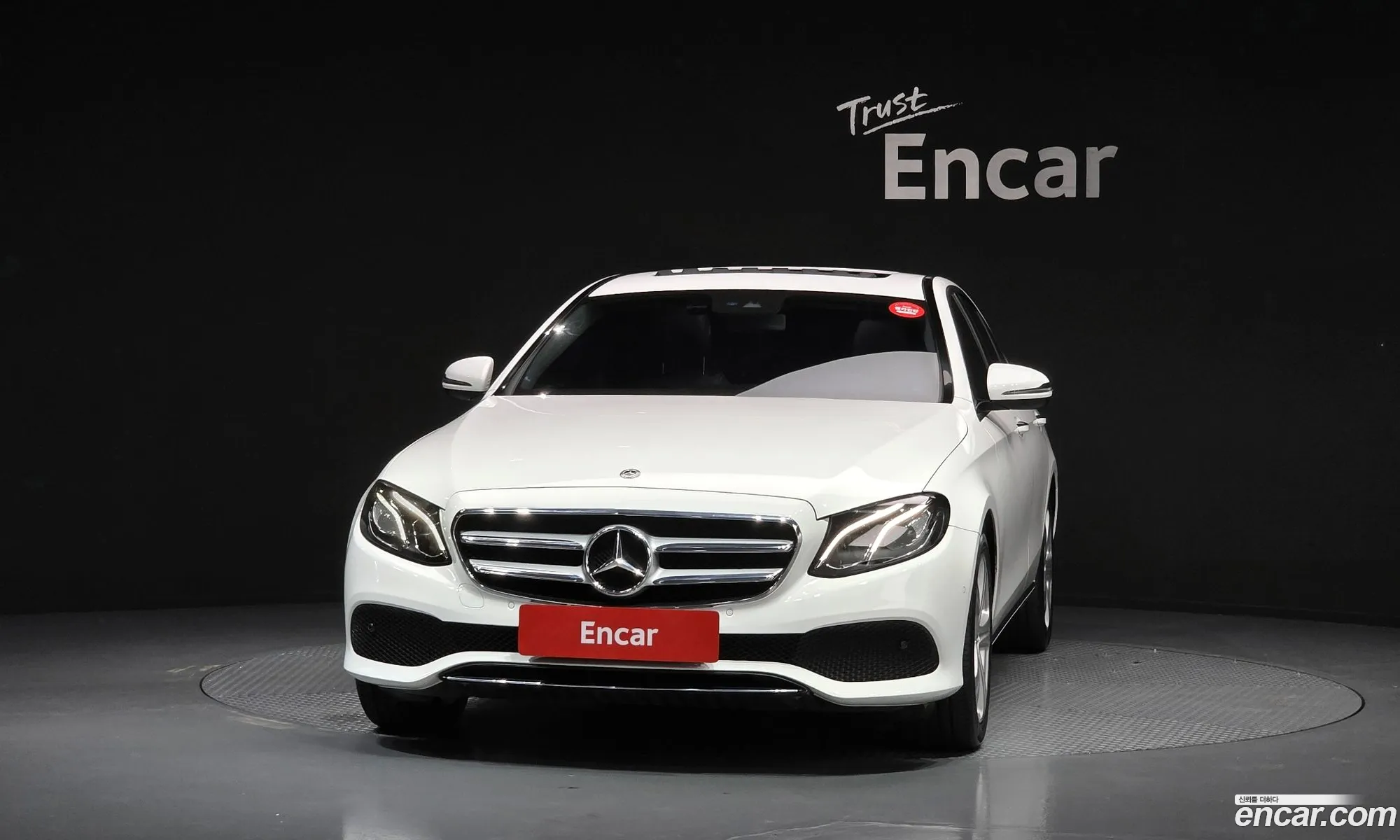 Mercedes-Benz E-Class W213 2018 WDDZF4CB4JA425734 — 11