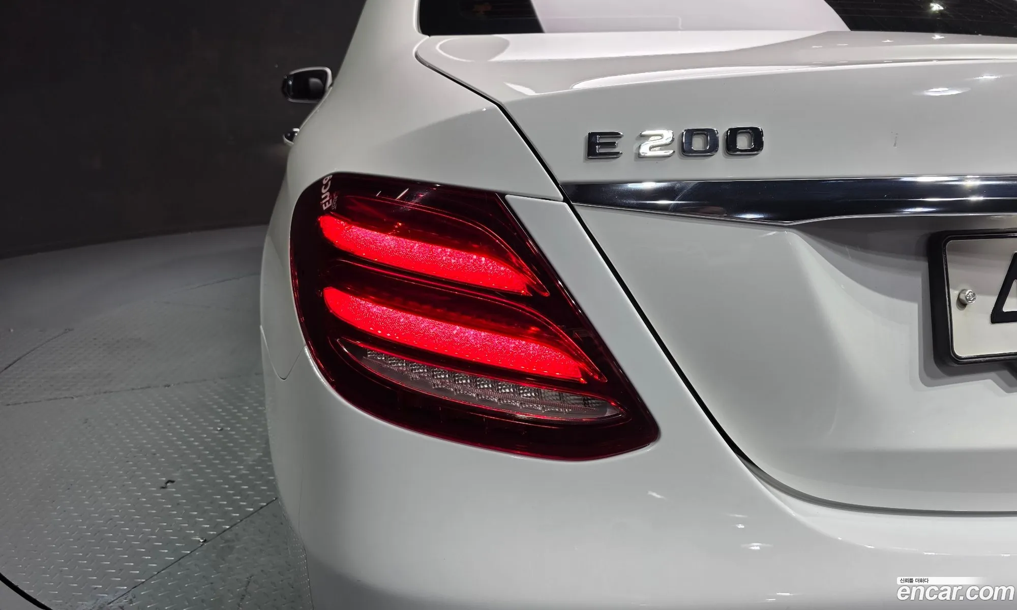 Mercedes-Benz E-Class W213 2018 WDDZF4CB4JA425734 — 25
