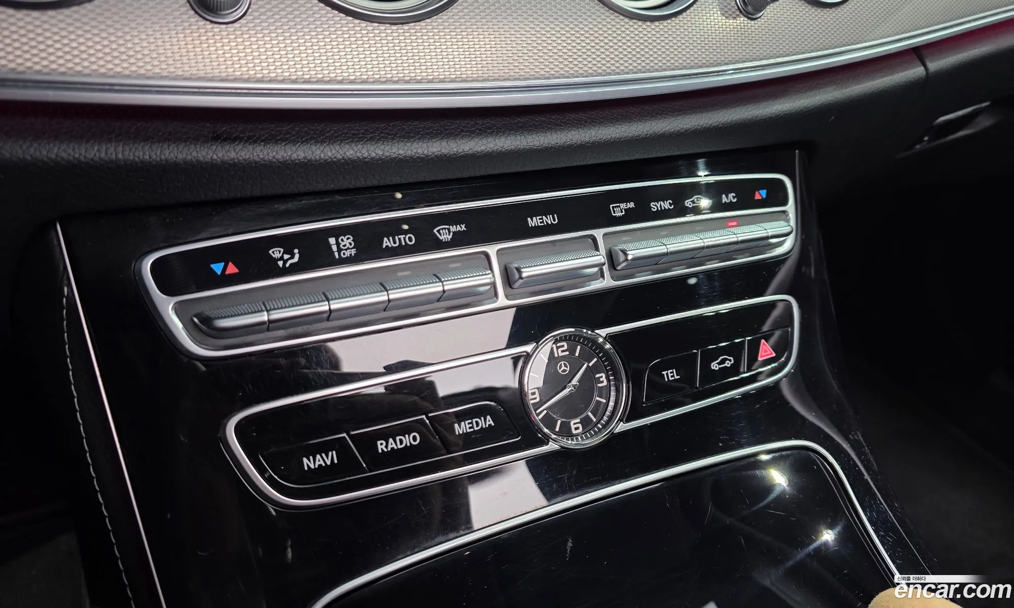 Mercedes-Benz E-Class W213 2018 WDDZF4CB4JA425734 — 19