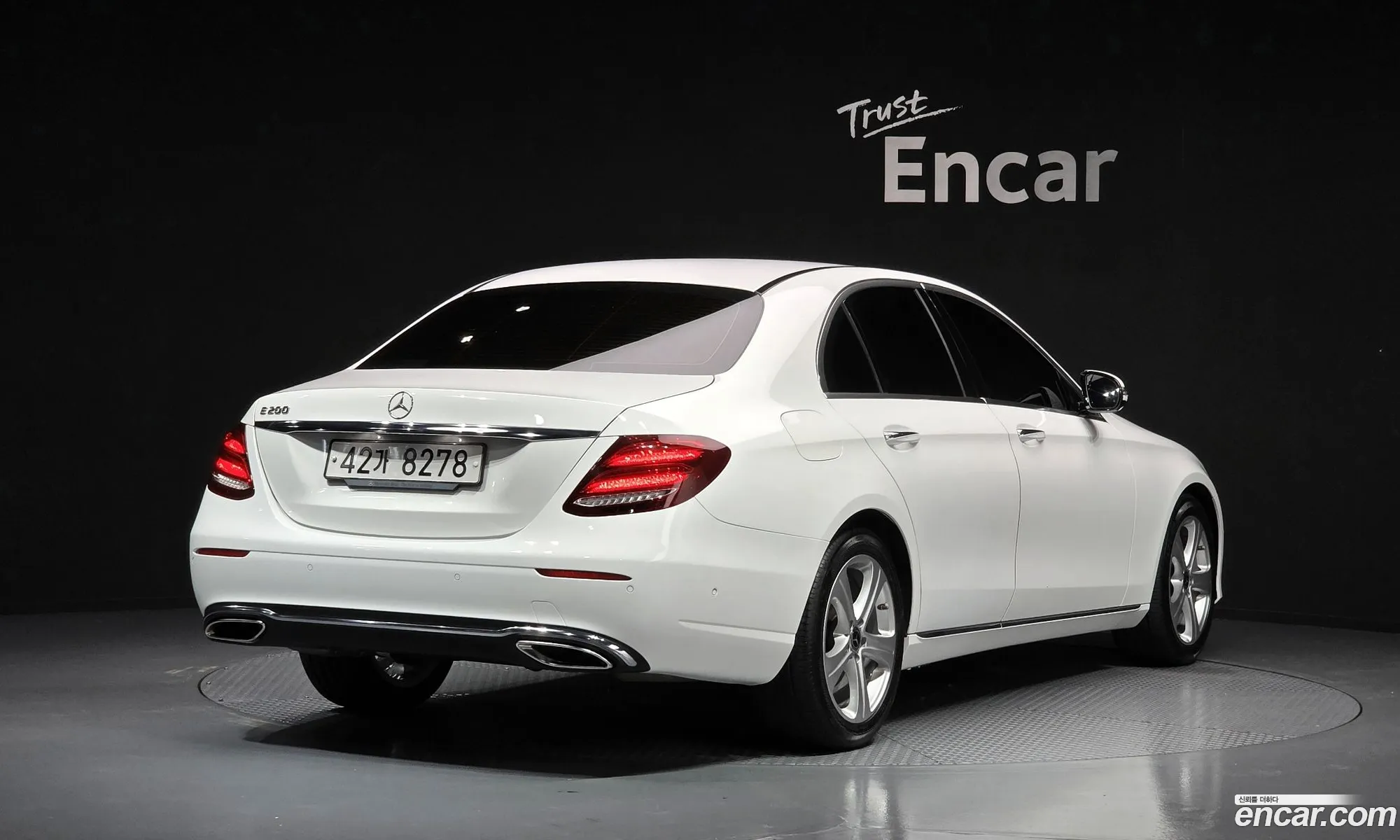 Mercedes-Benz E-Class W213 2018 WDDZF4CB4JA425734 — 2
