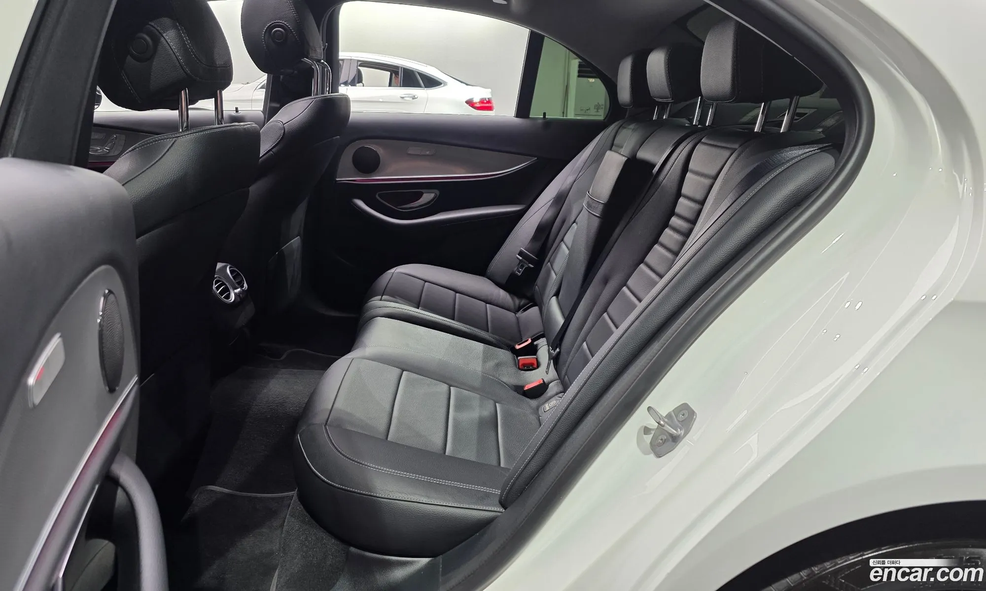 Mercedes-Benz E-Class W213 2018 WDDZF4CB4JA425734 — 15