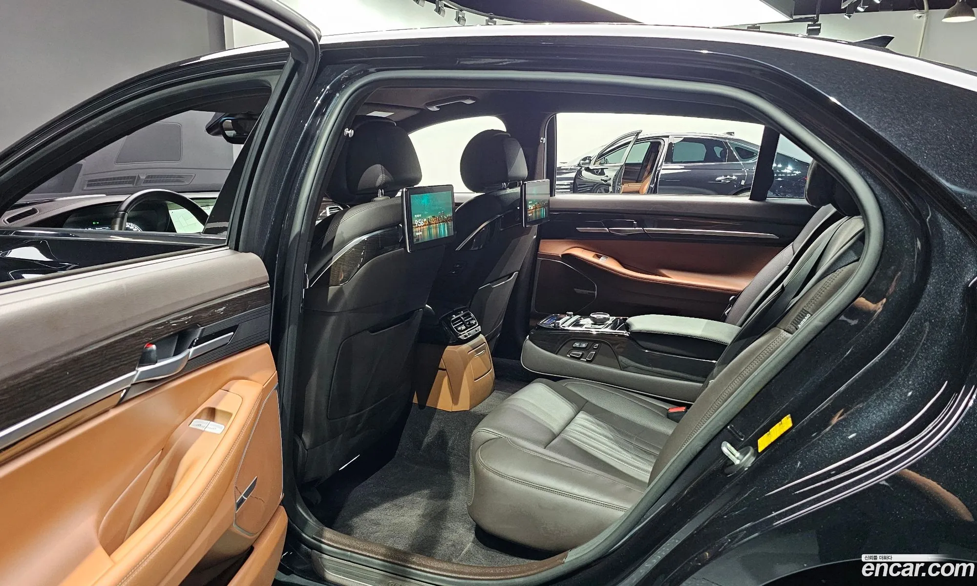 Genesis G90 2020 — 30