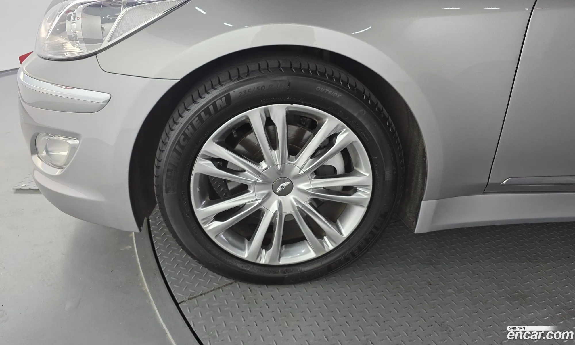 Hyundai Genesis 2011 — 11