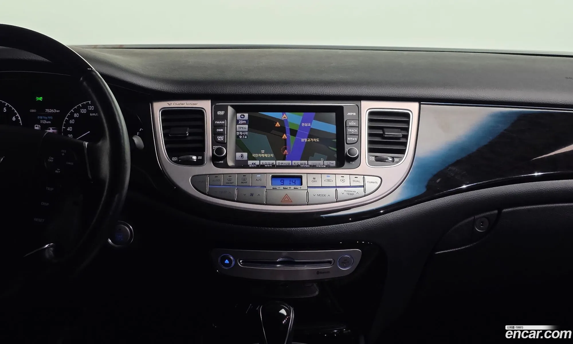 Hyundai Genesis 2011 — 16