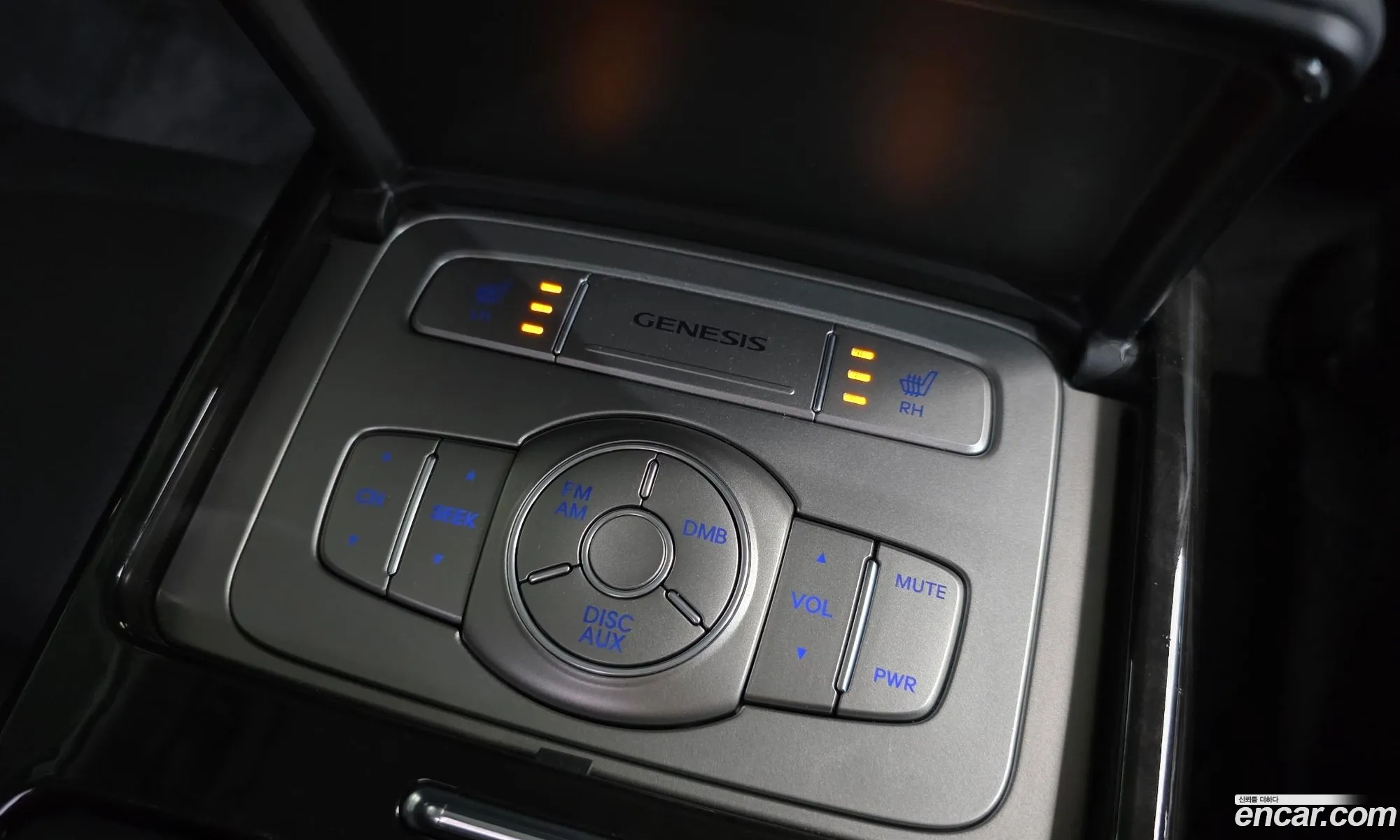 Hyundai Genesis 2011 — 19