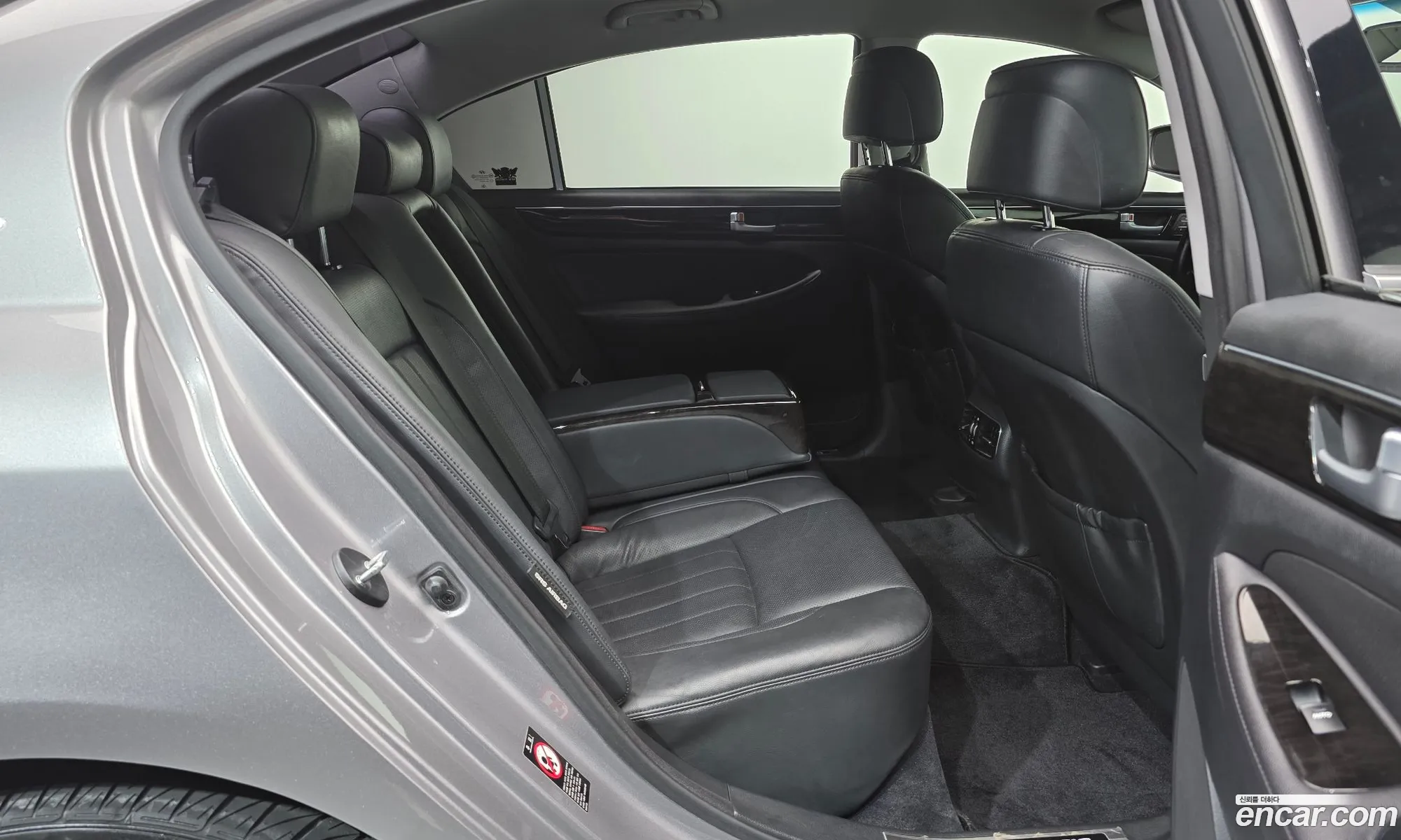 Hyundai Genesis 2011 — 2