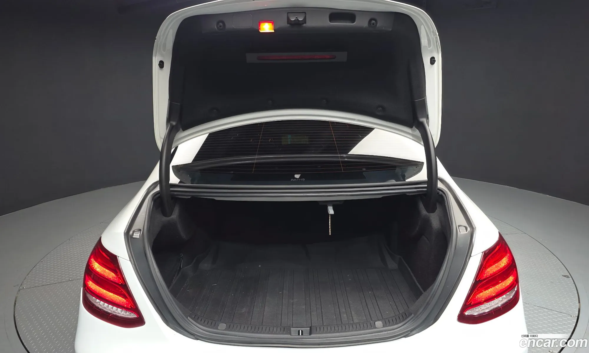 Mercedes-Benz E-Class W213 2017 — 10
