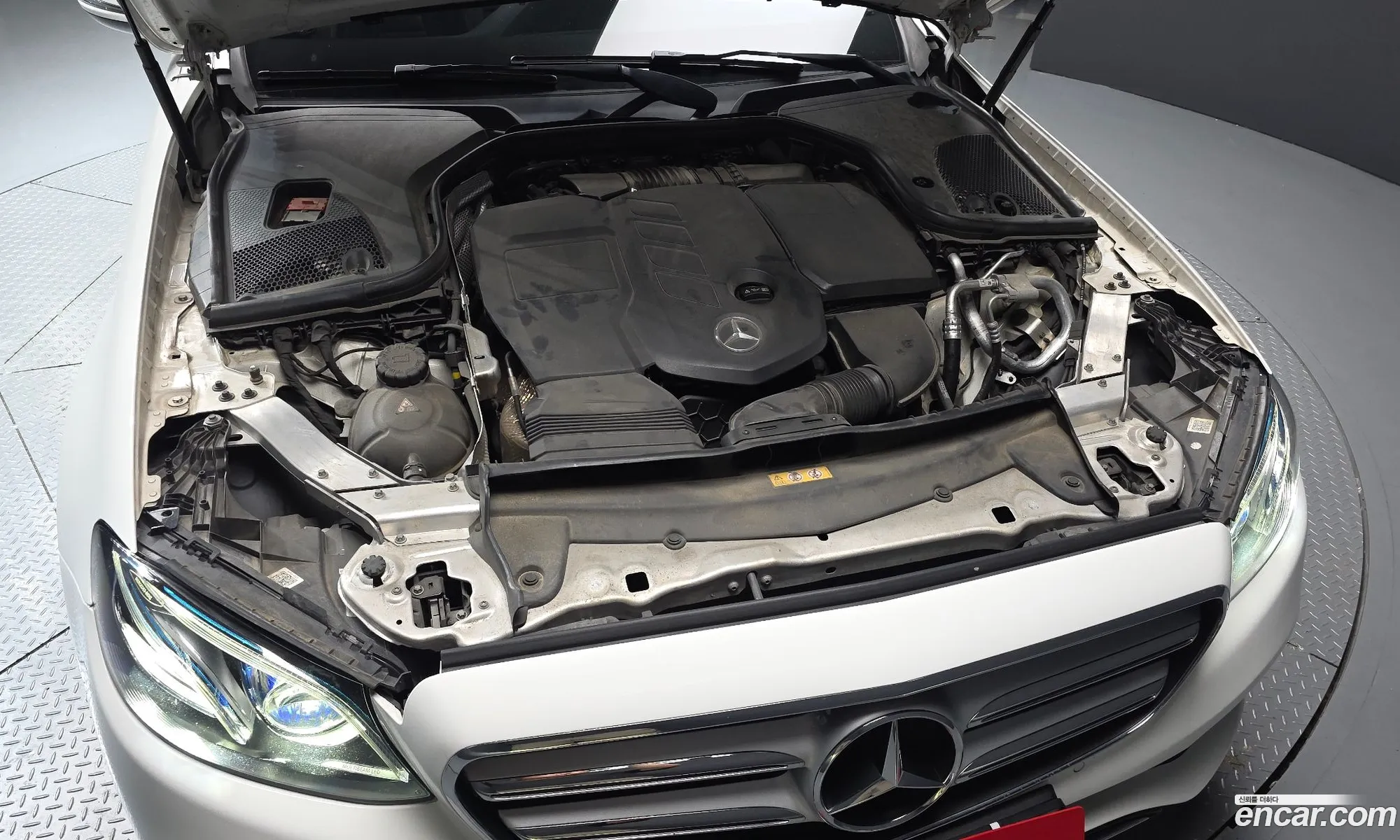 Mercedes-Benz E-Class W213 2017 — 16