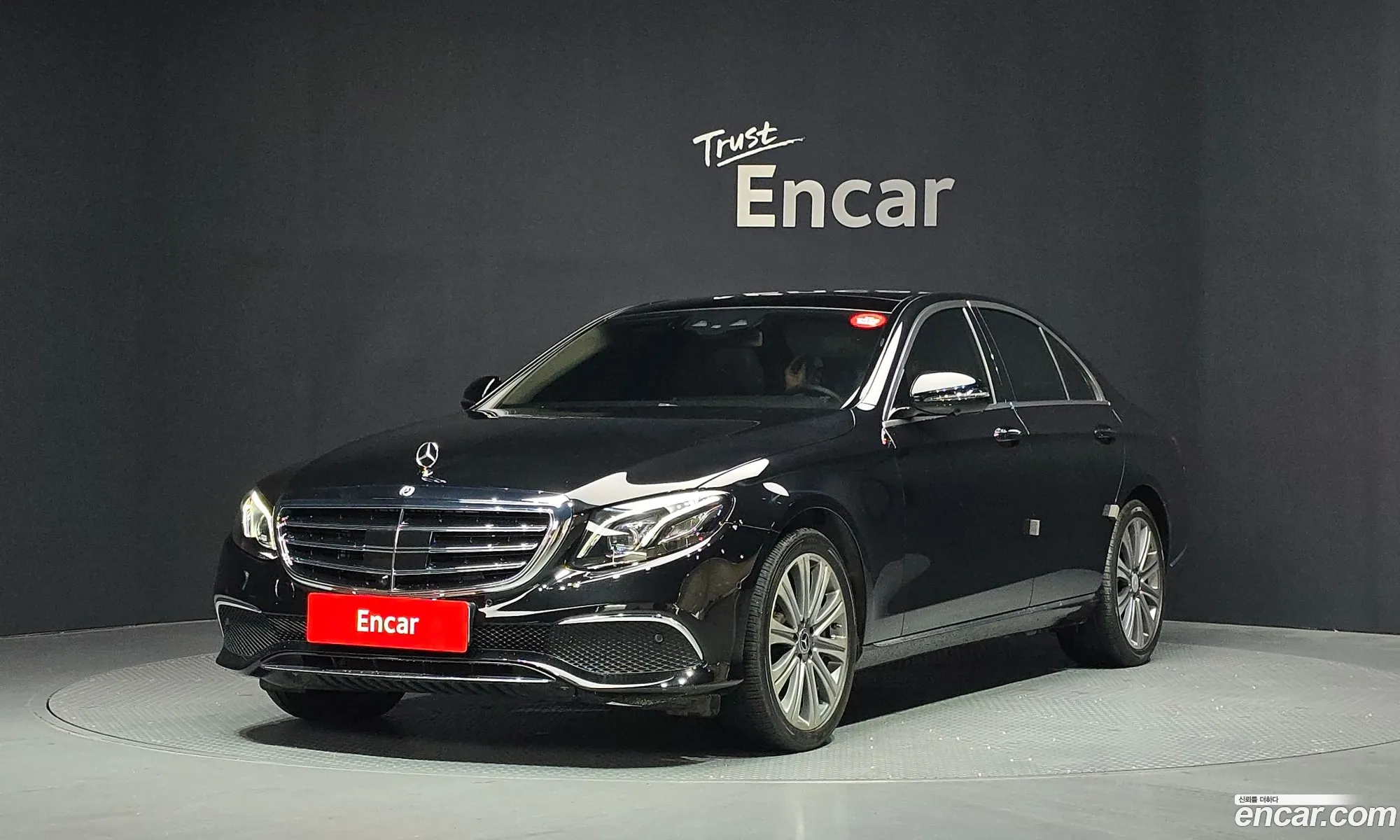 Mercedes-Benz E-Class W213 2019 WDDZF6JB9KA587021 — 32