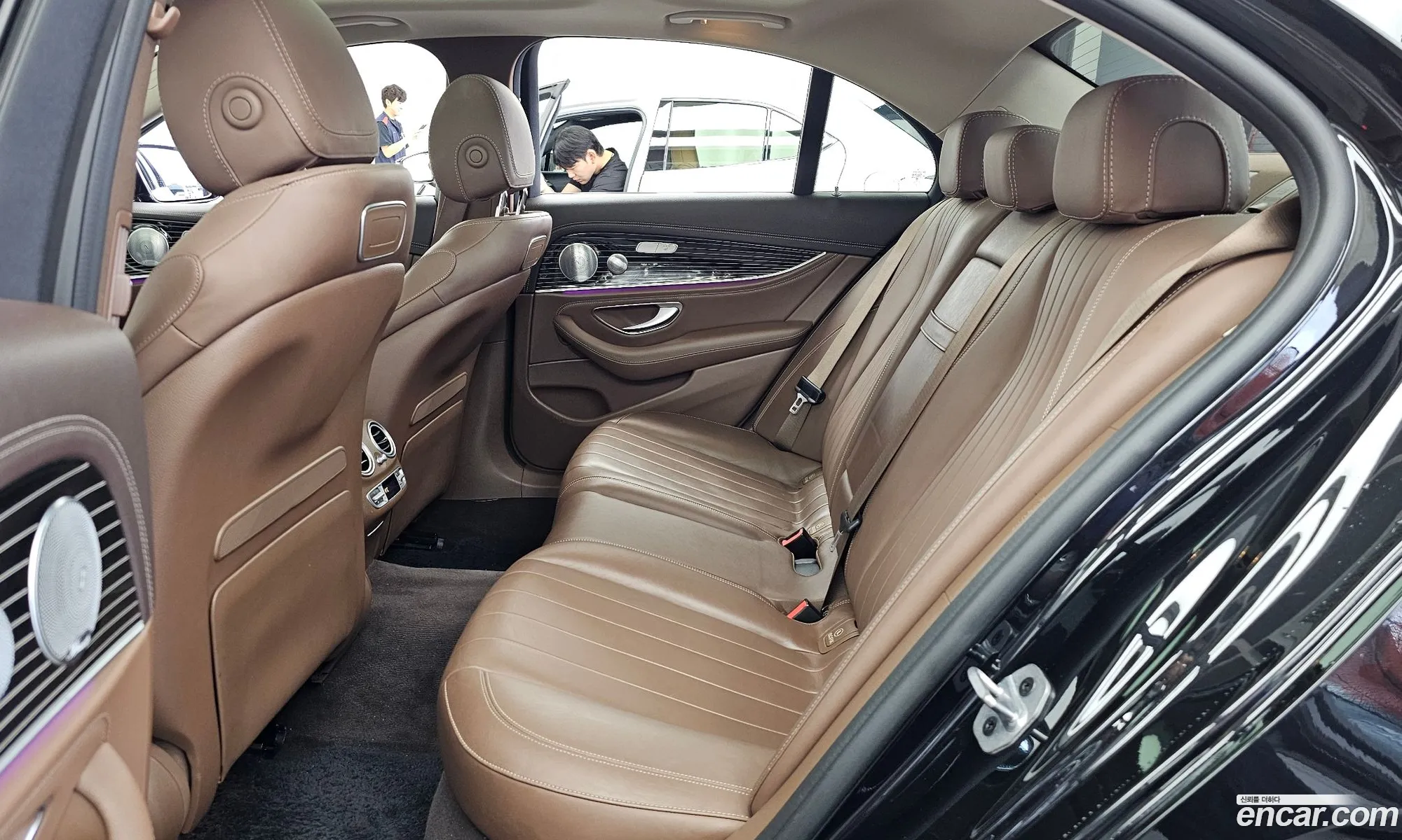 Mercedes-Benz E-Class W213 2019 WDDZF6JB9KA587021 — 19
