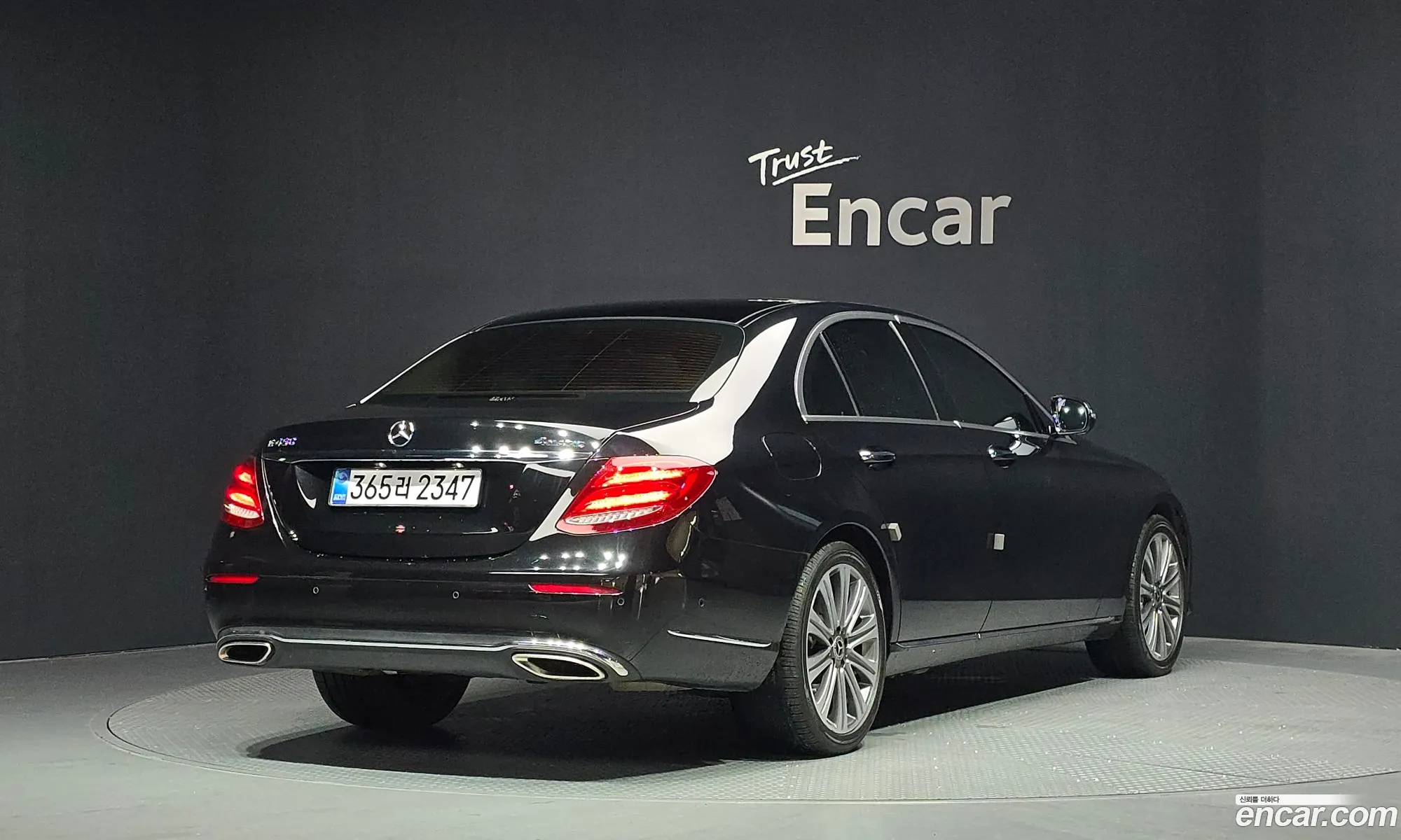 Mercedes-Benz E-Class W213 2019 WDDZF6JB9KA587021 — 9