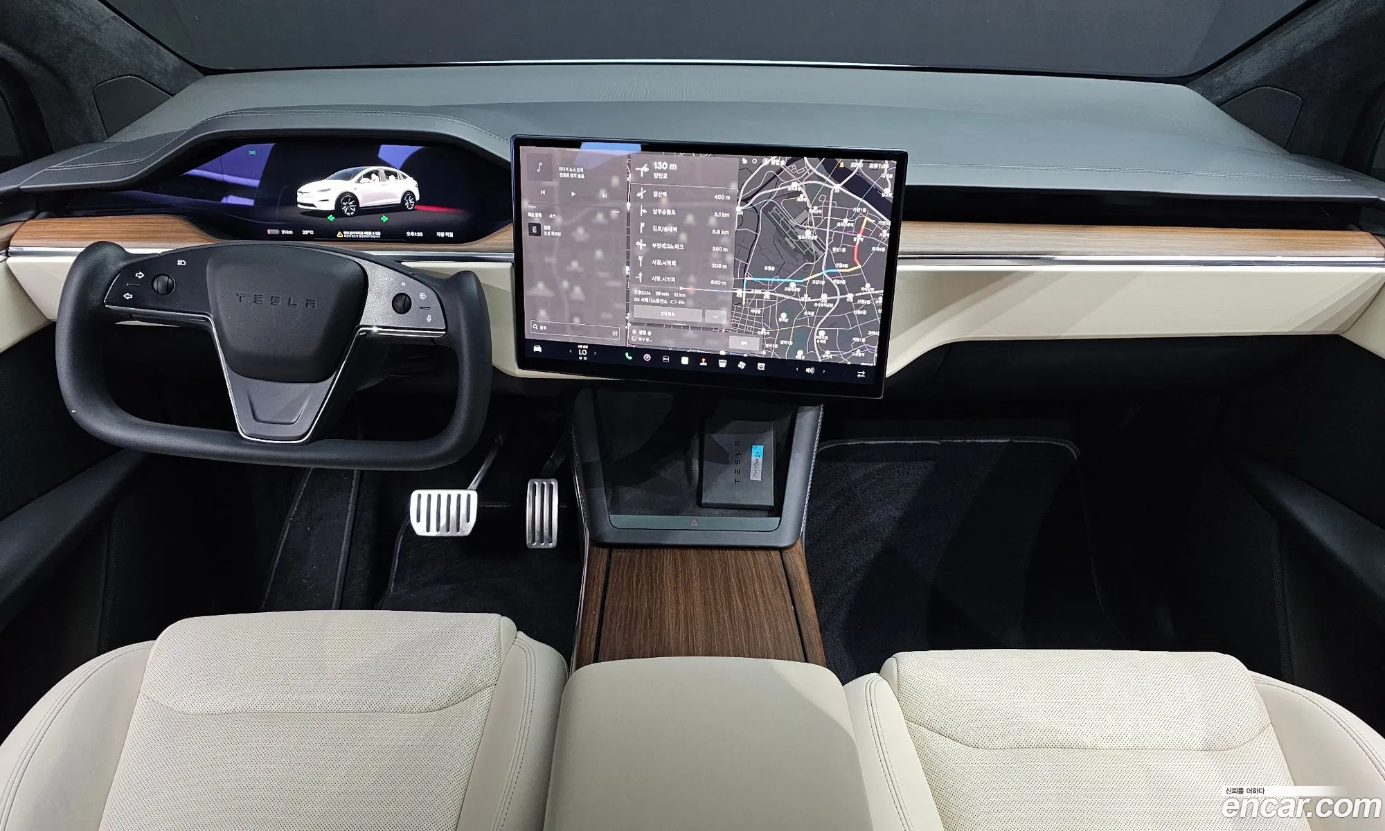 Tesla Model X 2023 — 18
