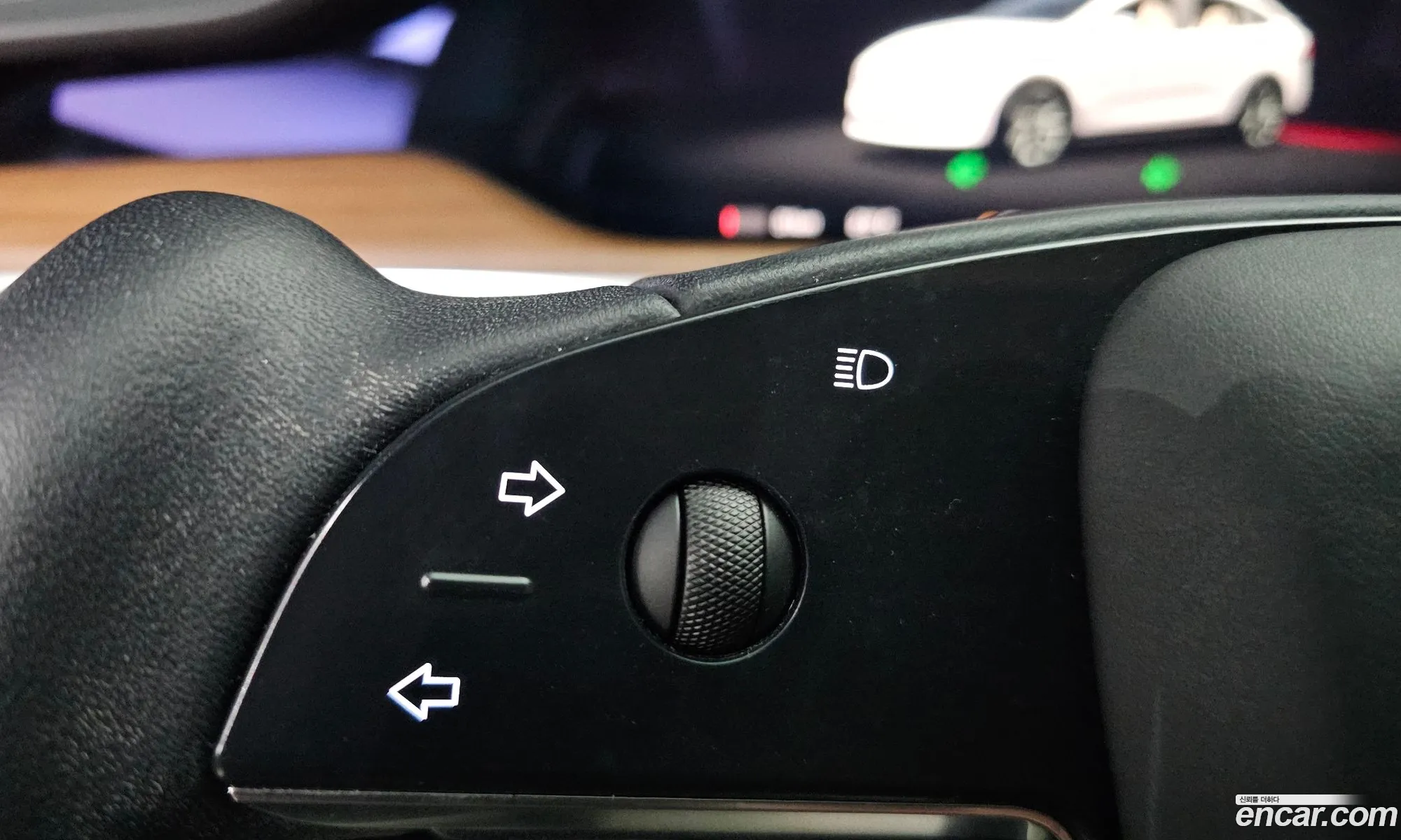 Tesla Model X 2023 — 10