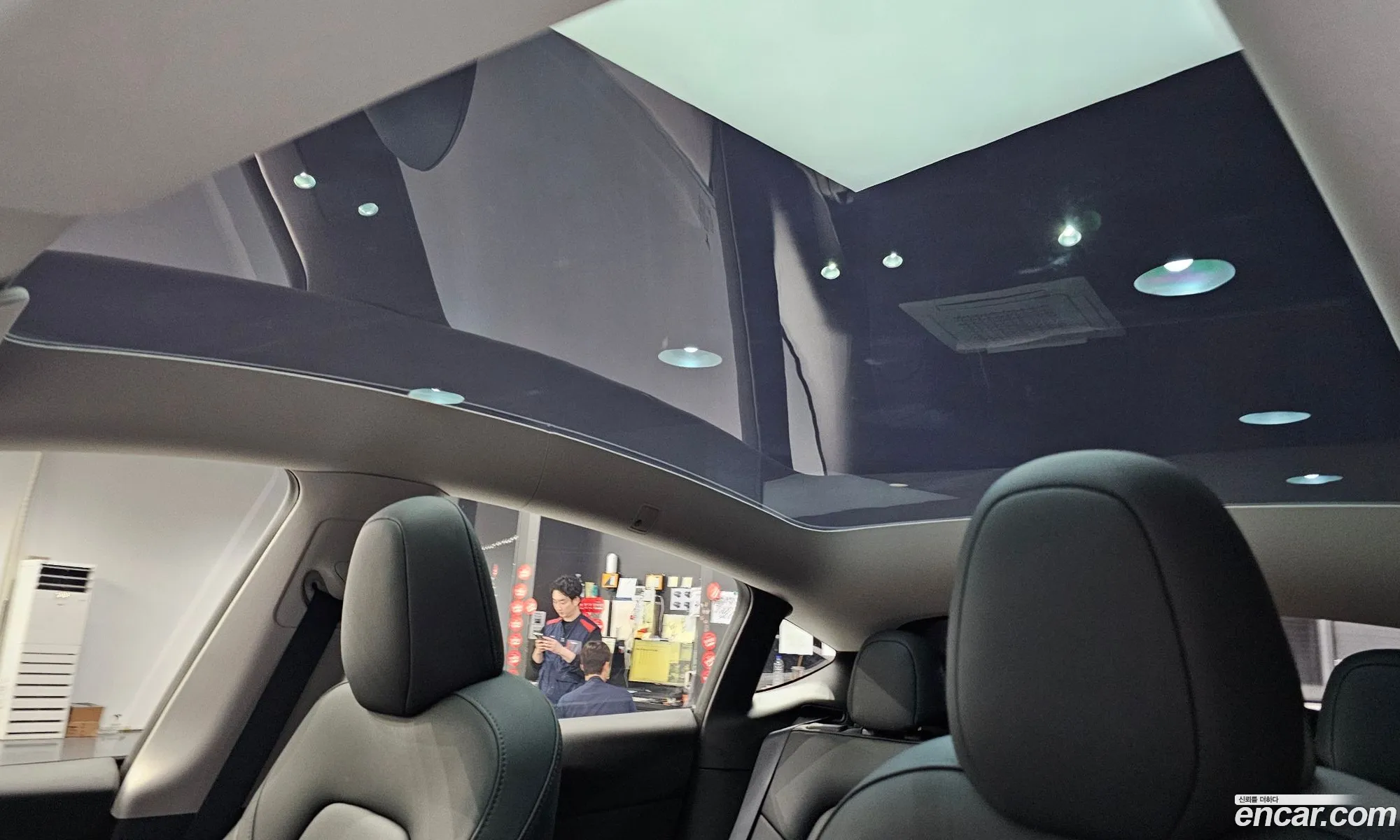 Tesla Model Y 2023 — 23