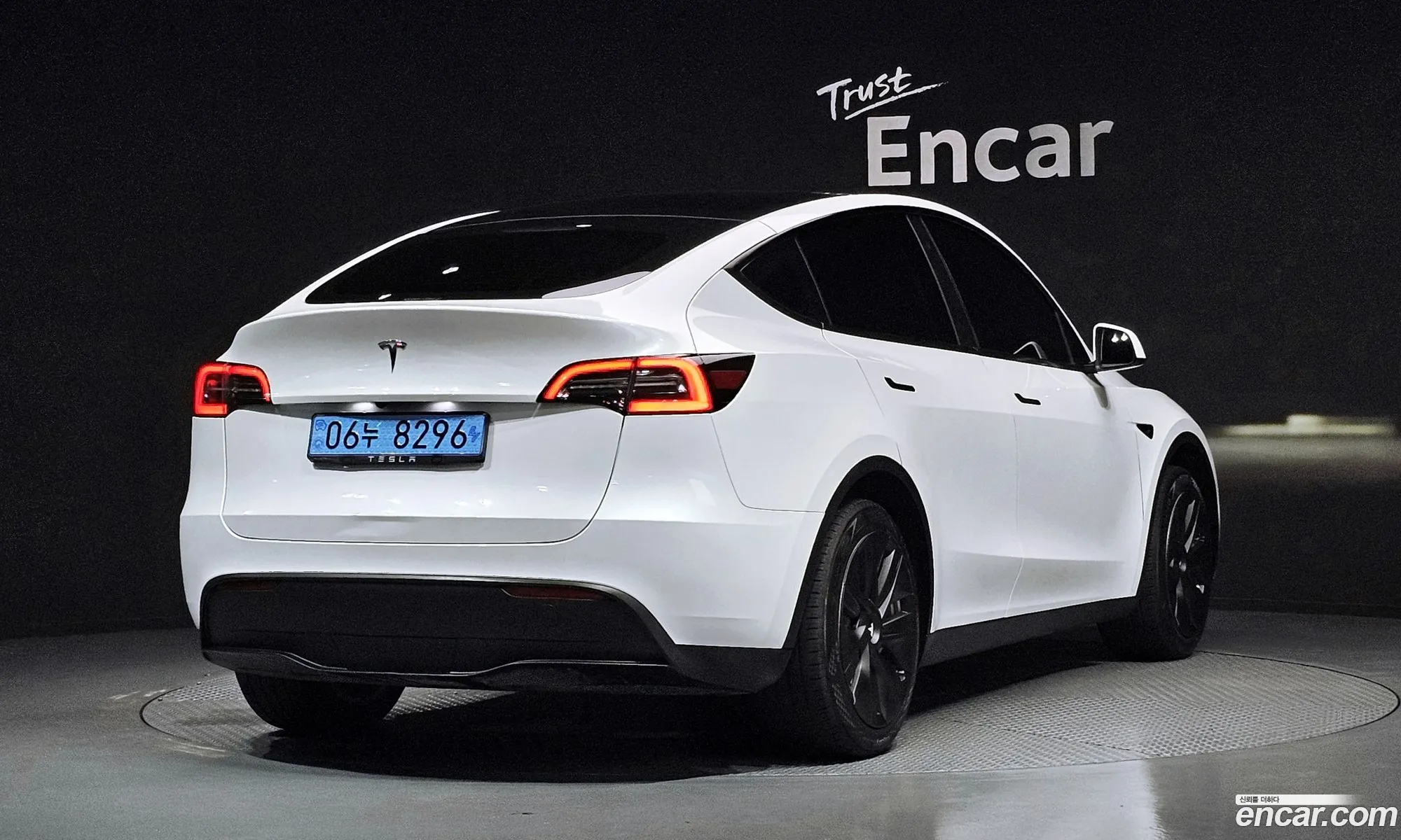 Tesla Model Y 2023 — 11