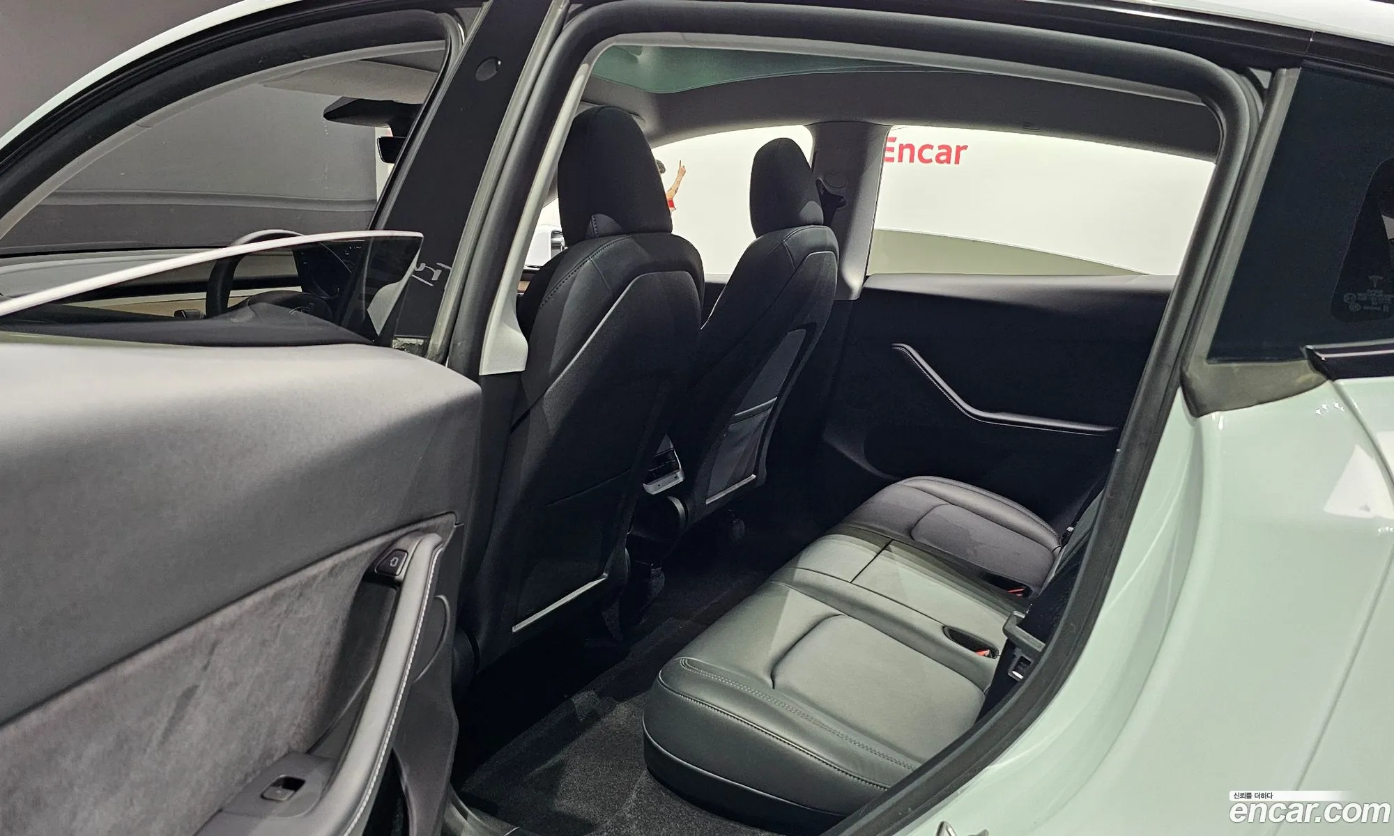 Tesla Model Y 2023 — 6