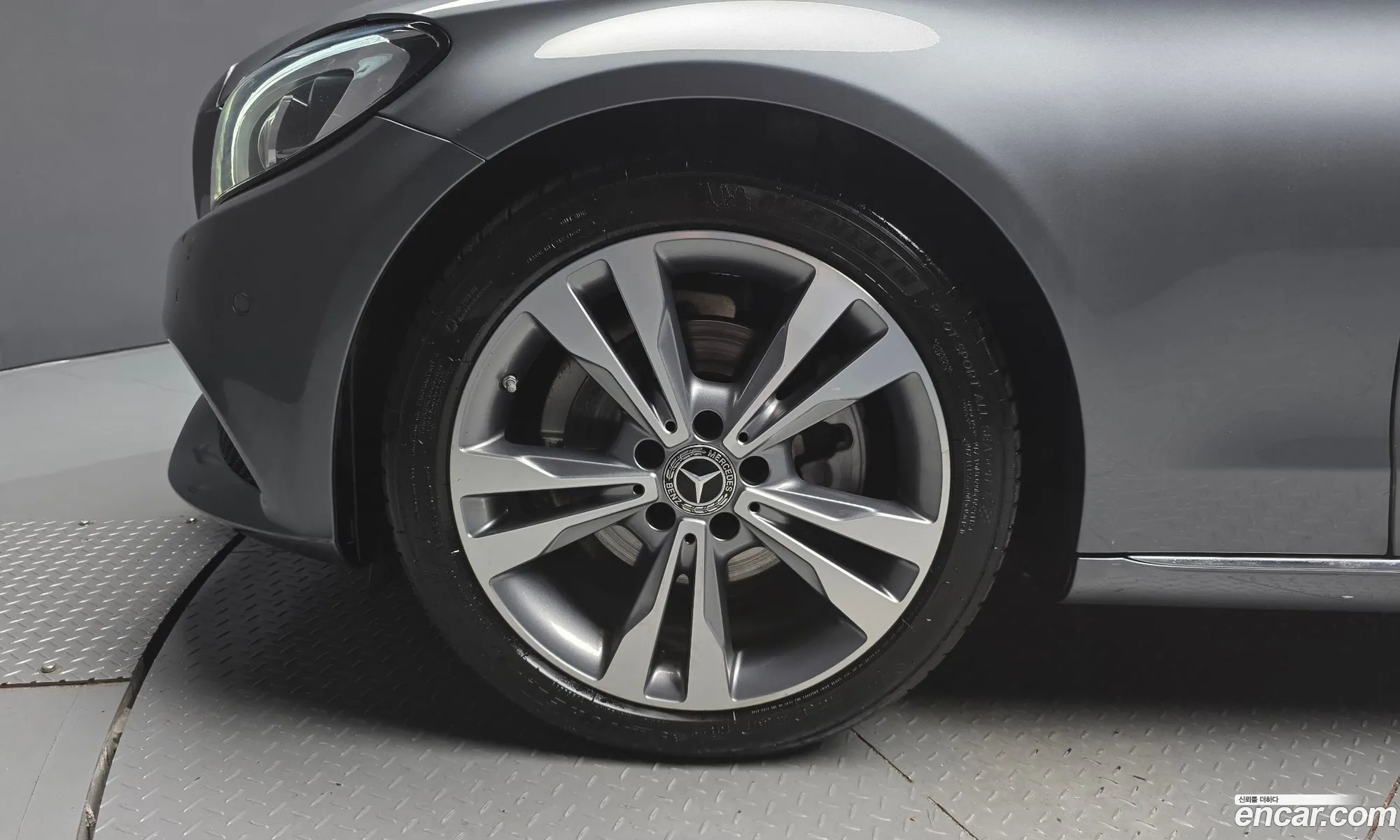 Mercedes-Benz C-Class W205 2017 — 24