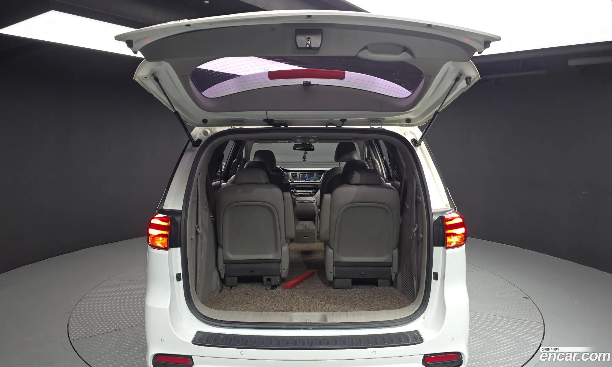 Kia Carnival 2018 — 28