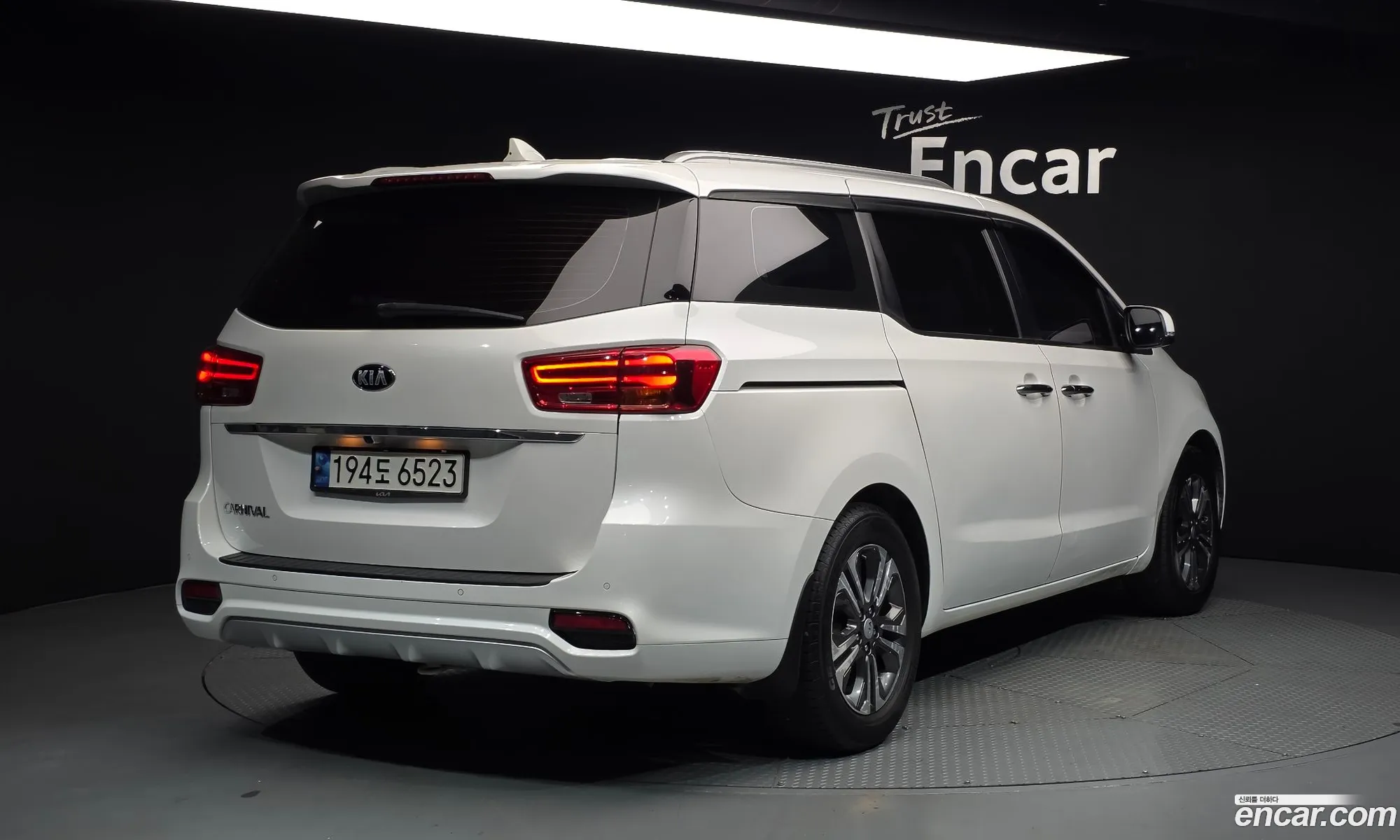 Kia Carnival 2018 — 17