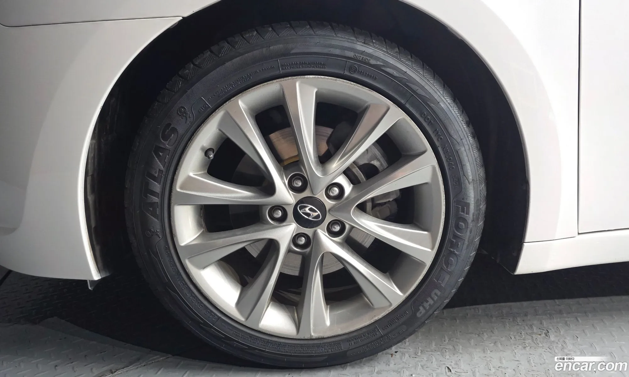 Hyundai i40 Saloon 2014 — 10