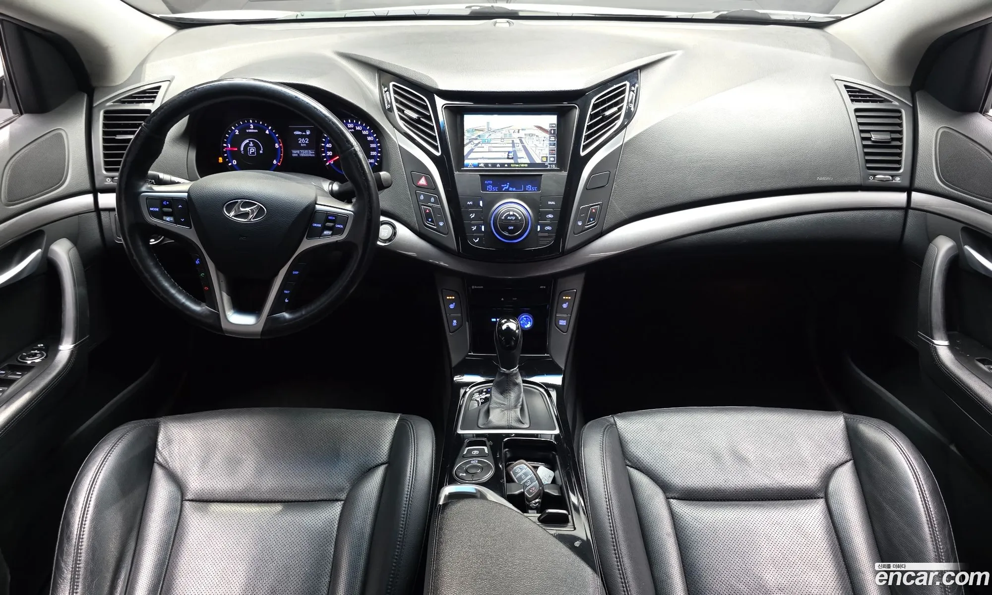 Hyundai i40 Saloon 2014 — 16