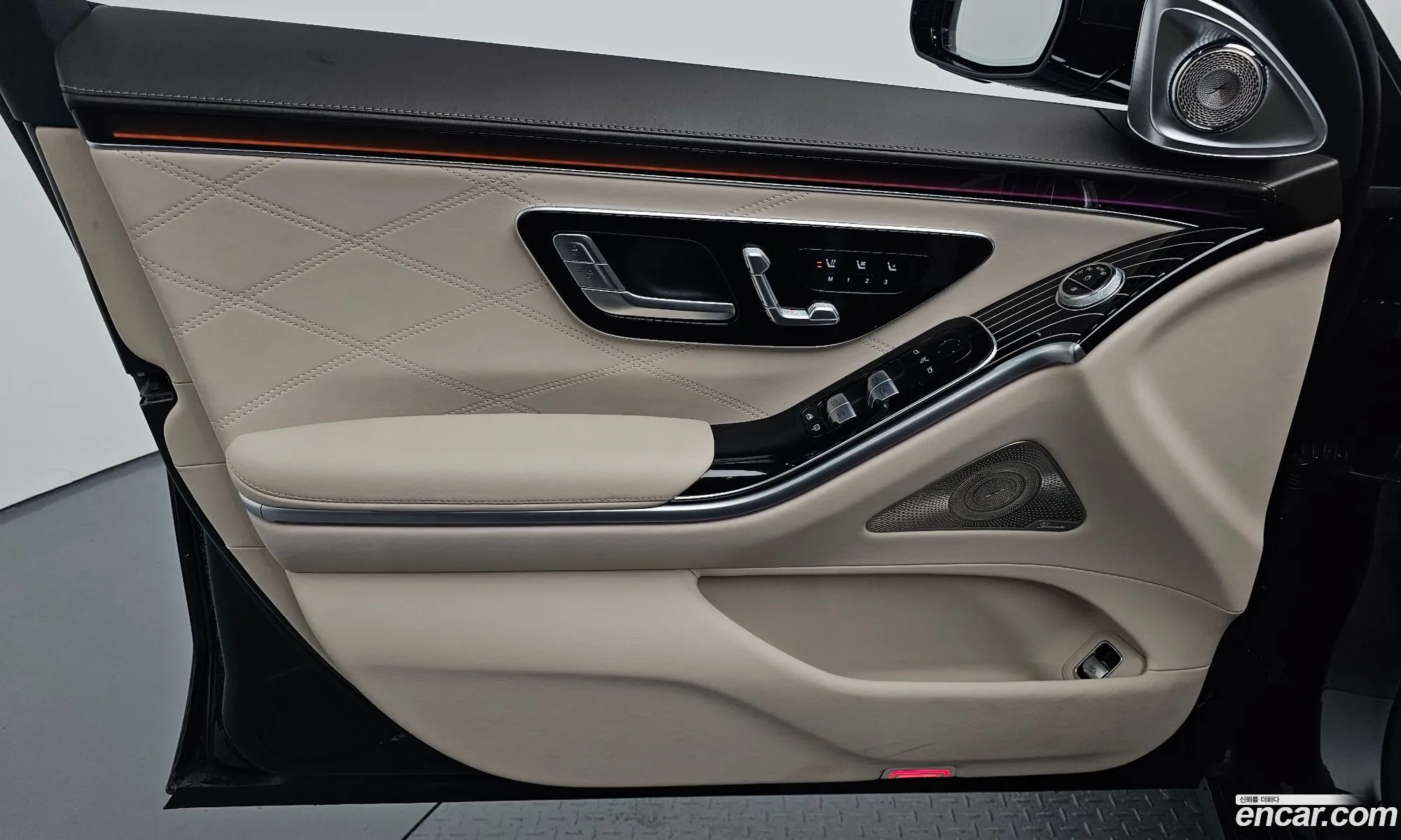 Mercedes-Benz S-Class W223 2023 — 36