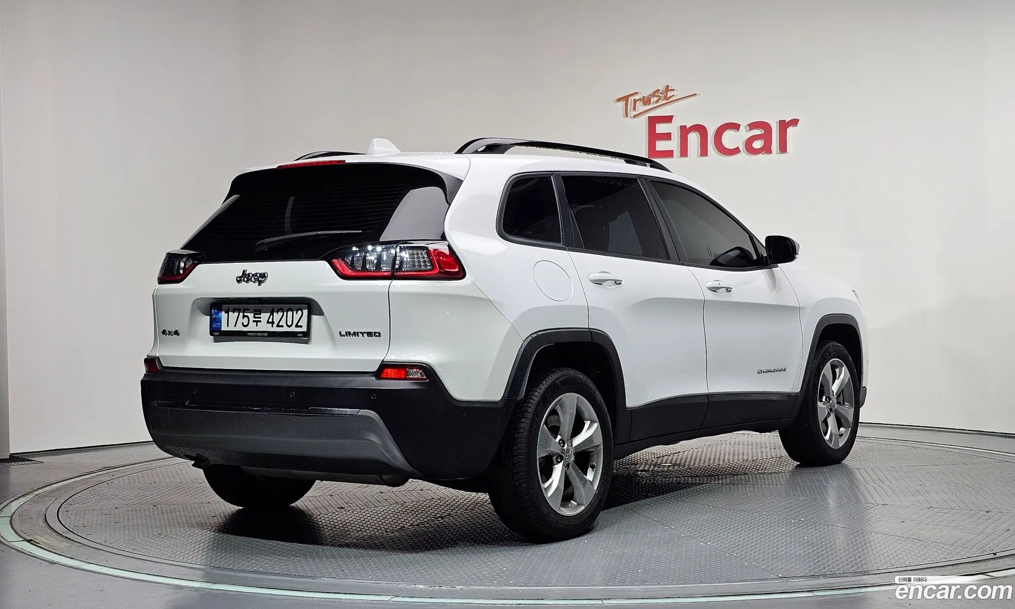 Jeep Cherokee 2022 — 32