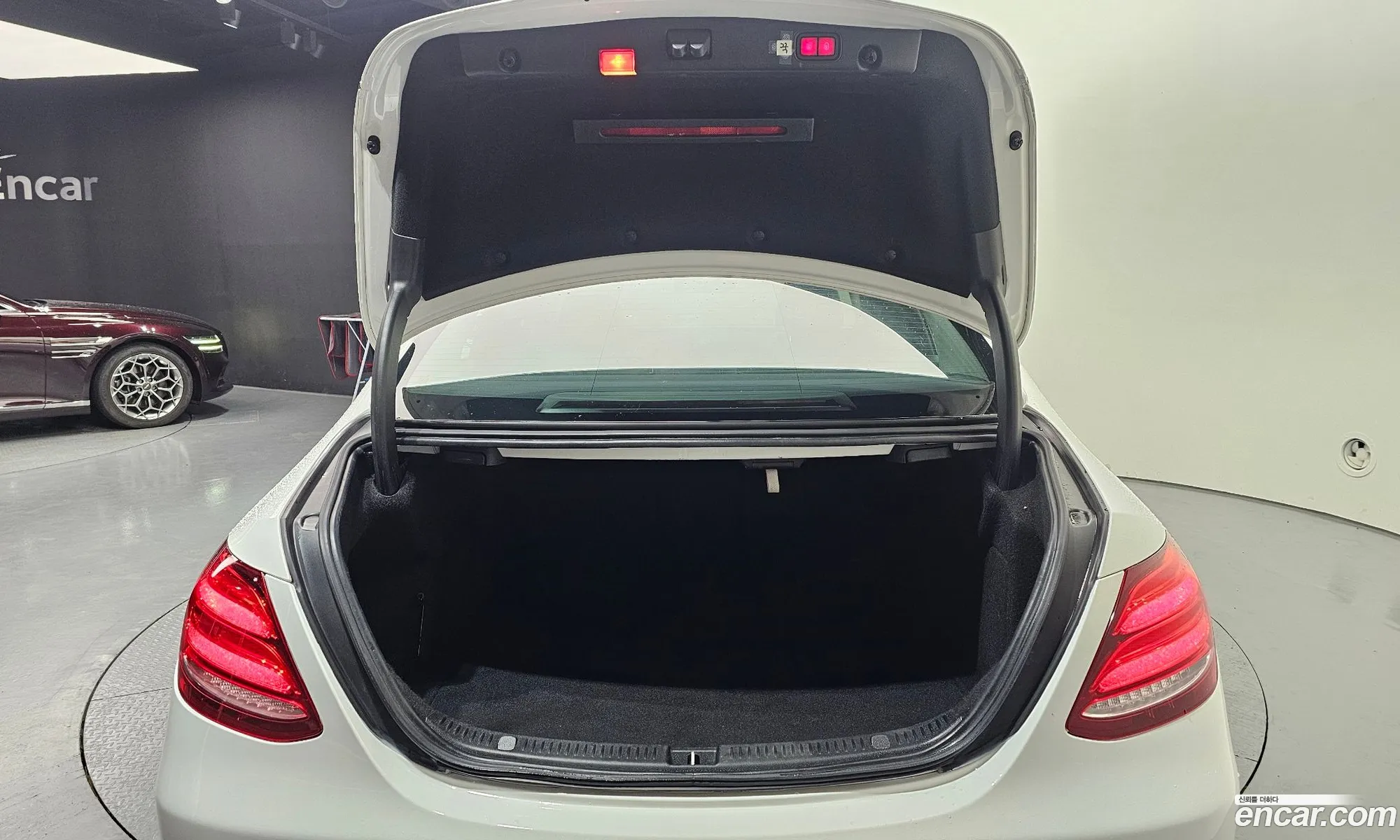 Mercedes-Benz E-Class W213 2017 — 15
