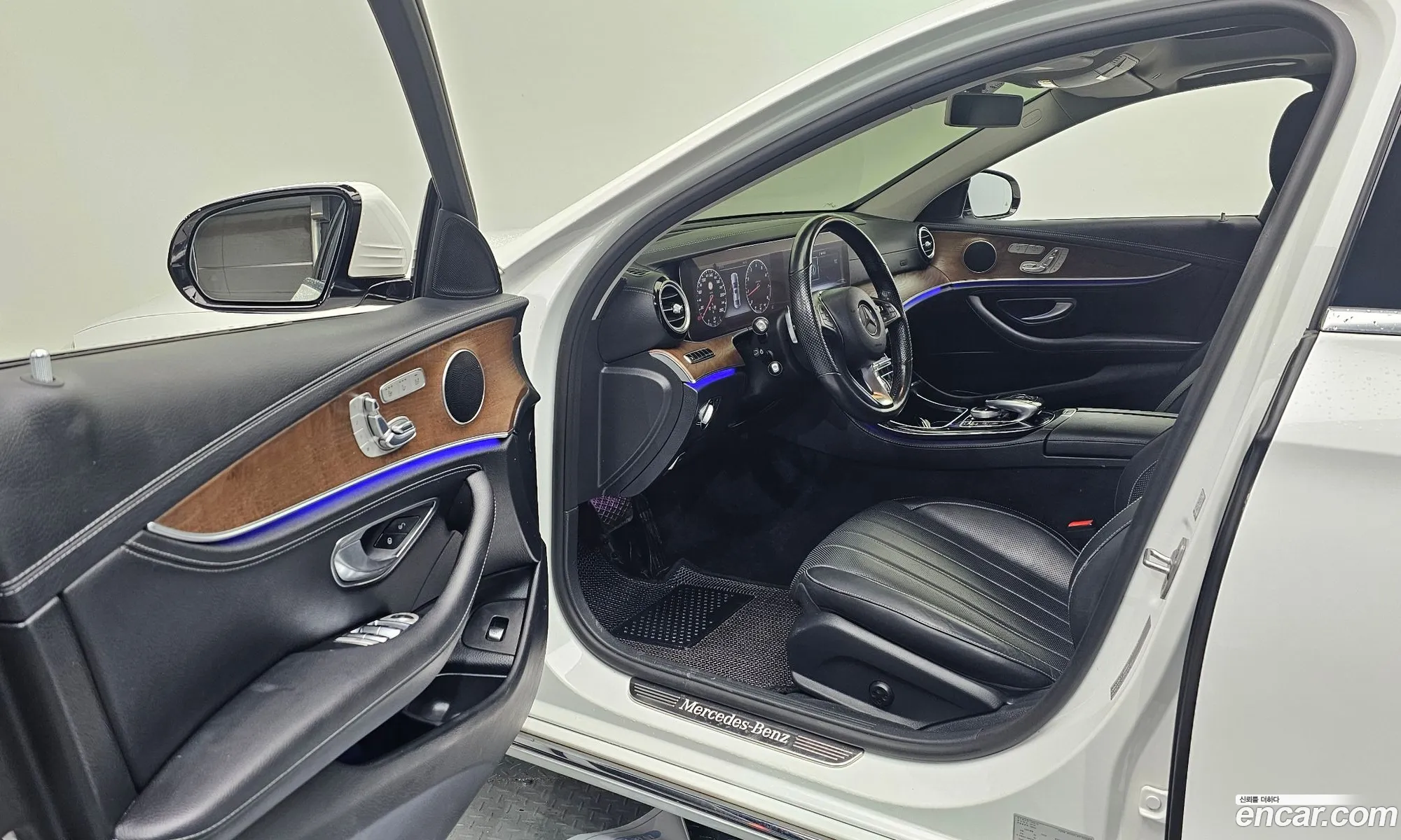 Mercedes-Benz E-Class W213 2017 — 17