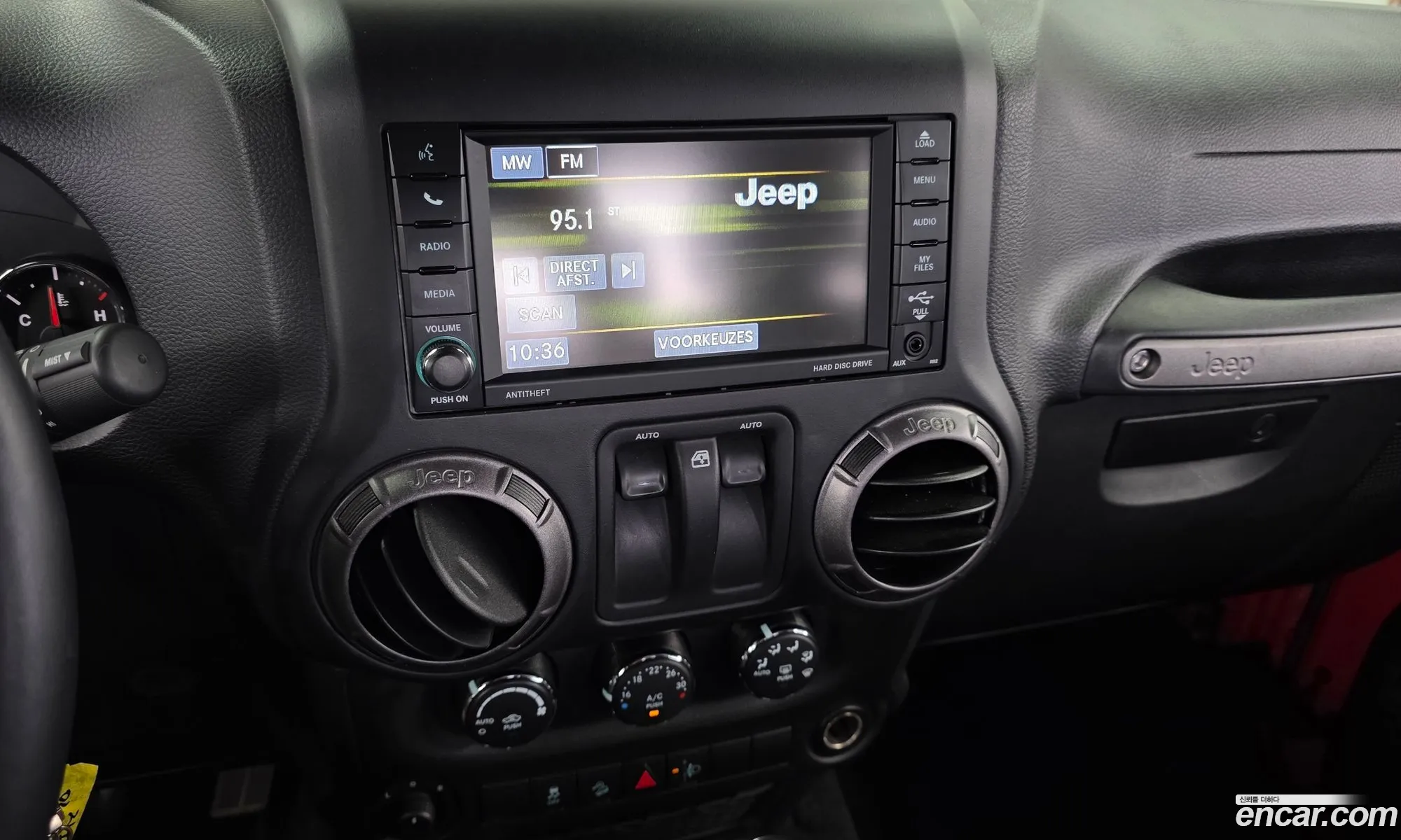 Jeep Wrangler 2017 1C4HJWAG9HL750182 — 27