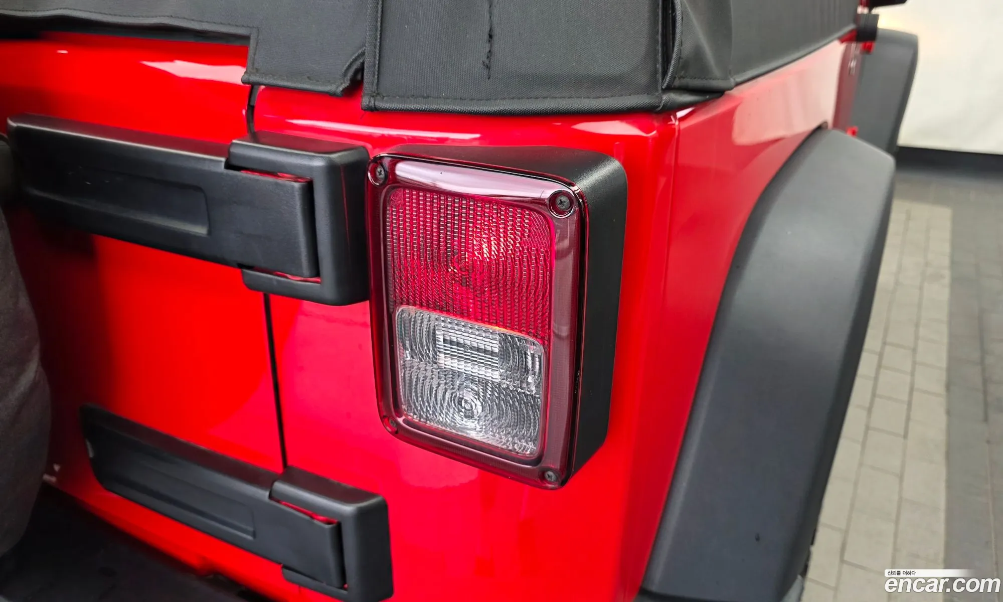 Jeep Wrangler 2017 1C4HJWAG9HL750182 — 25