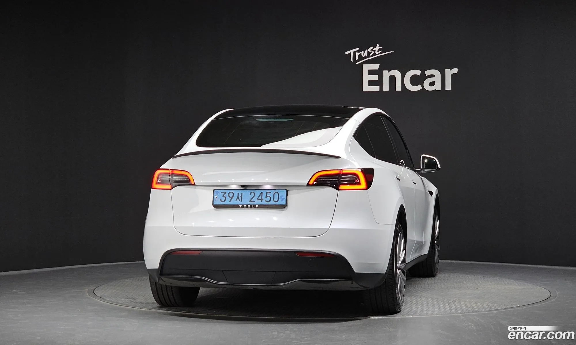 Tesla Model Y 2024 — 5